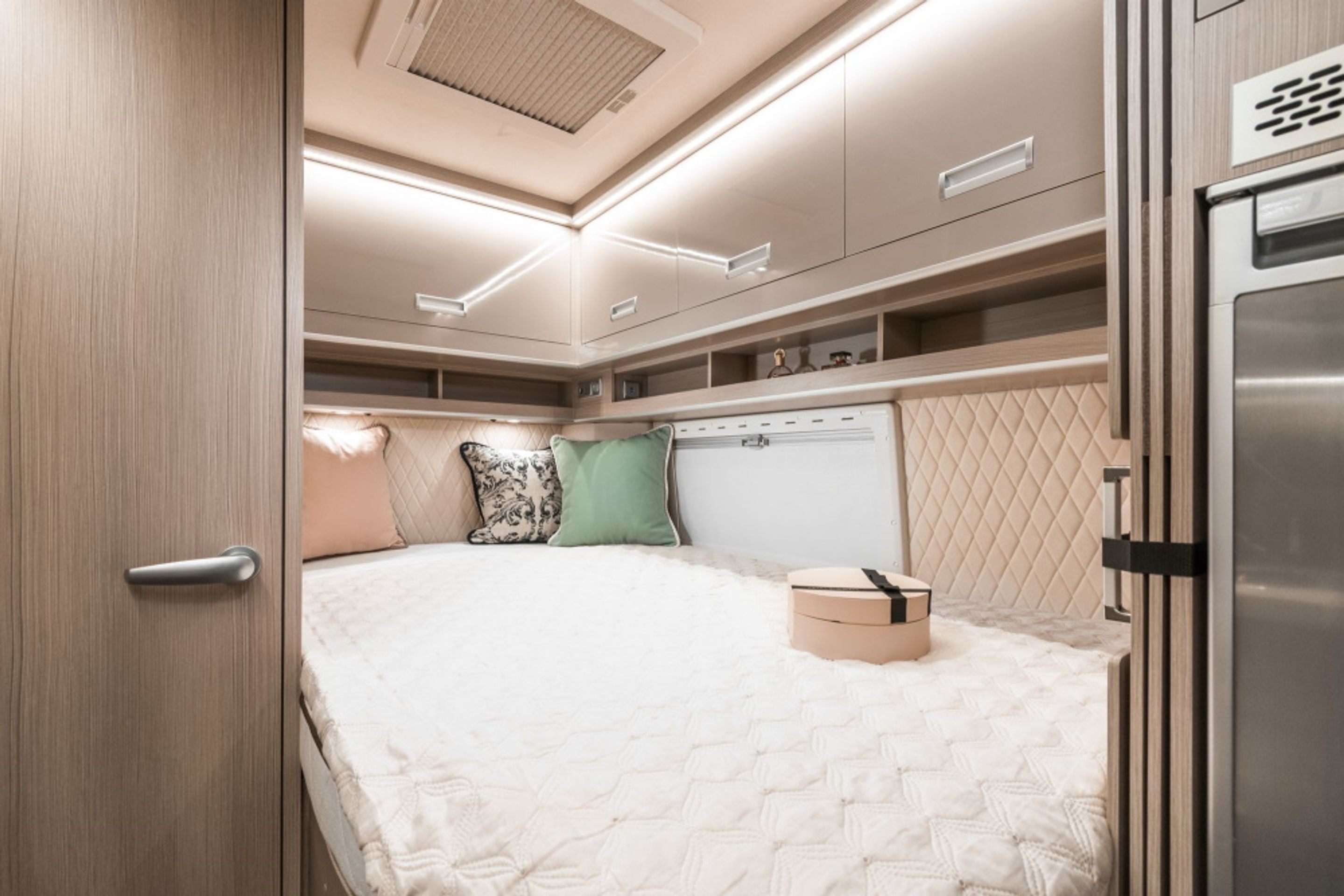 Rodinný obytný vůz Voyager - Fotogalerie: Parádní obytňák na podvozku Peugeotu Boxer (12/24)