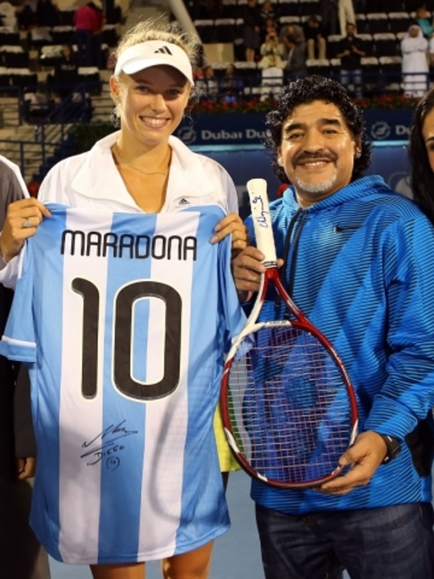 Diego Maradona se v Dubaji setkal s Caroline Wozniackou - 2 - GALERIE: Diego Maradona se v Dubaji potkal s Caroline Wozniackou (5/6)
