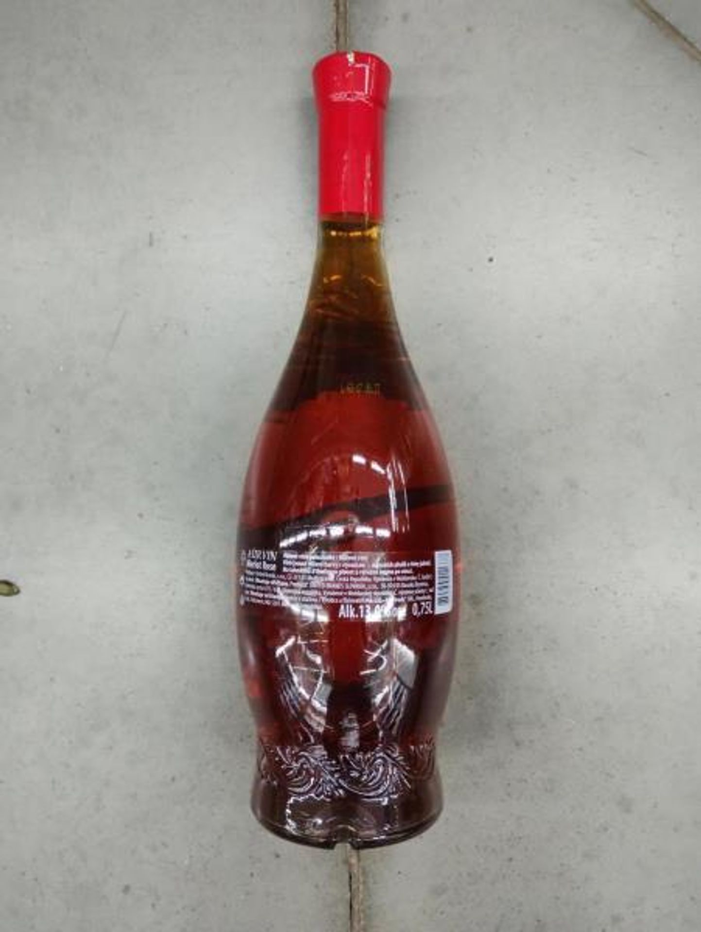 Merlot rose, růžové víno polosladké, vyrobeno v Moldavsku, alk. 13,0% obj  - Závadná vína Zlínsko a Karviná (2/6)