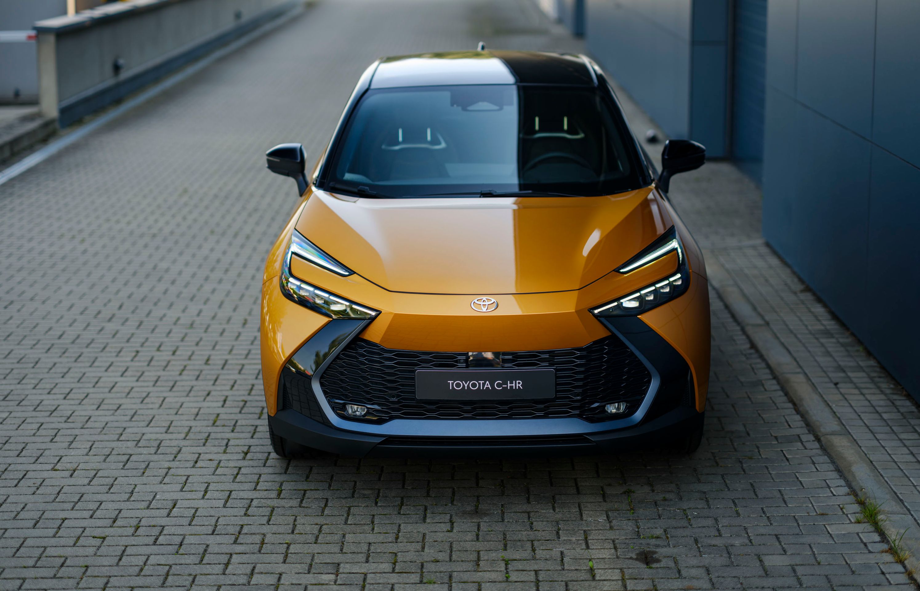 Toyota C-HR - Nová generace Toyoty C-HR (1/17)