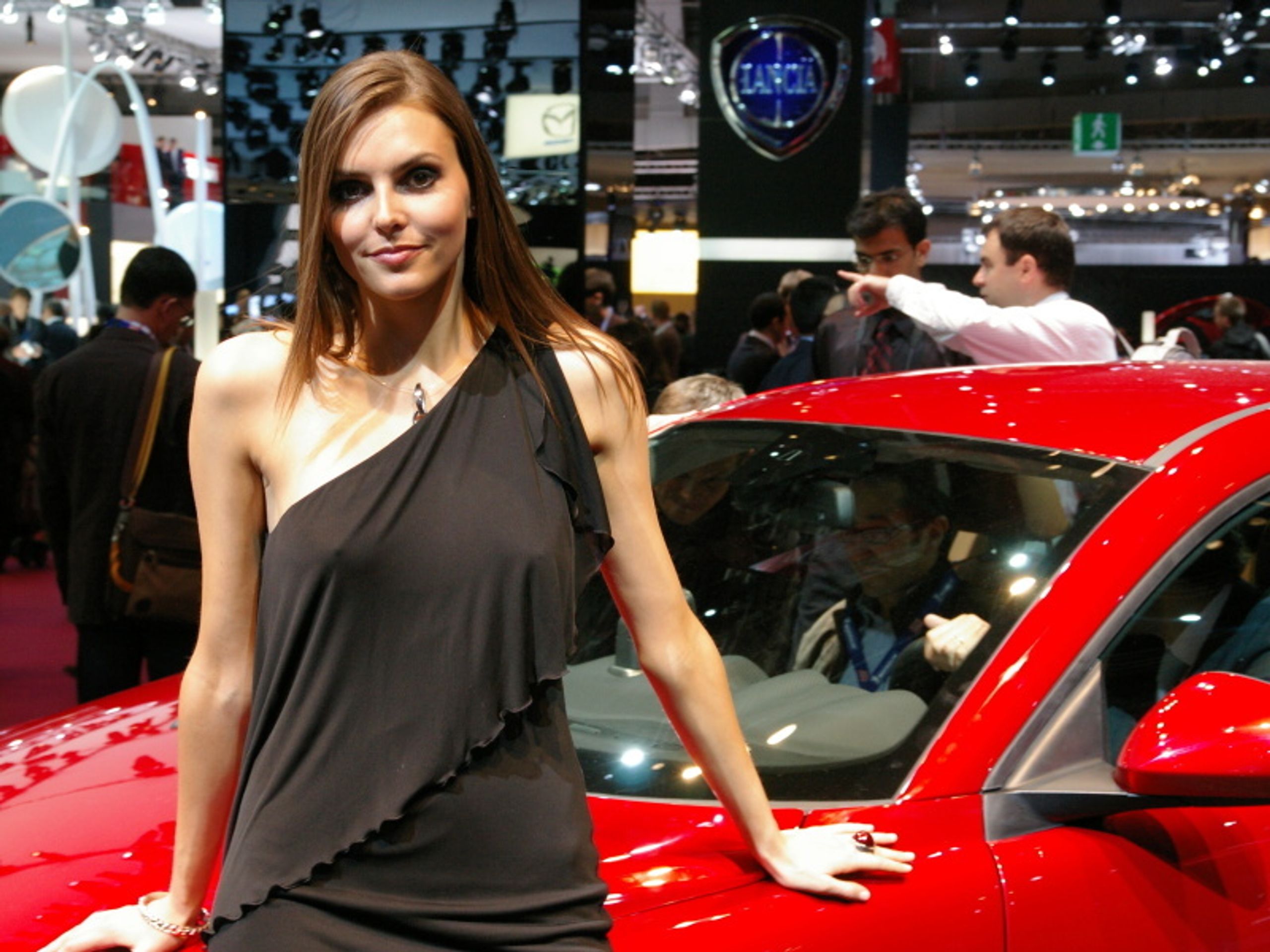 Modelka, paříž, autosalon - GALERIE holky paříž (5/6)