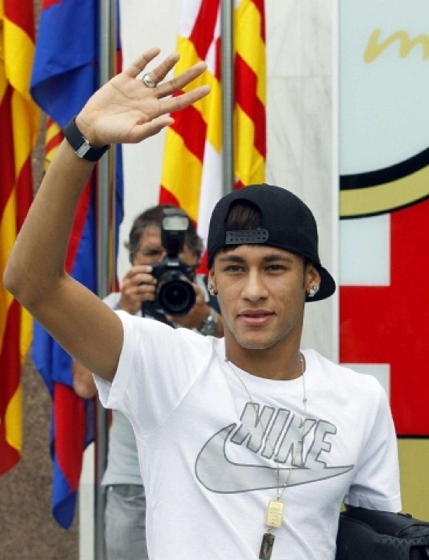 Neymar dorazil do Barcelony - 3 - GALERIE: Neymar dorazil do Barcelony (13/15)