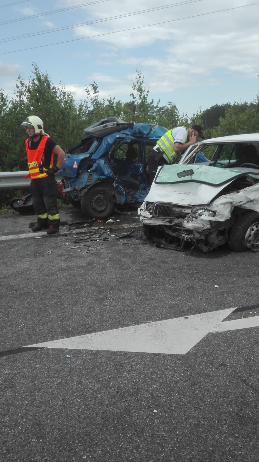 Vážná nehoda tří aut u Mladé Boleslavi - 3 - GALERIE: Vážná nehoda tří aut na Mladoboleslavsku (3/6)