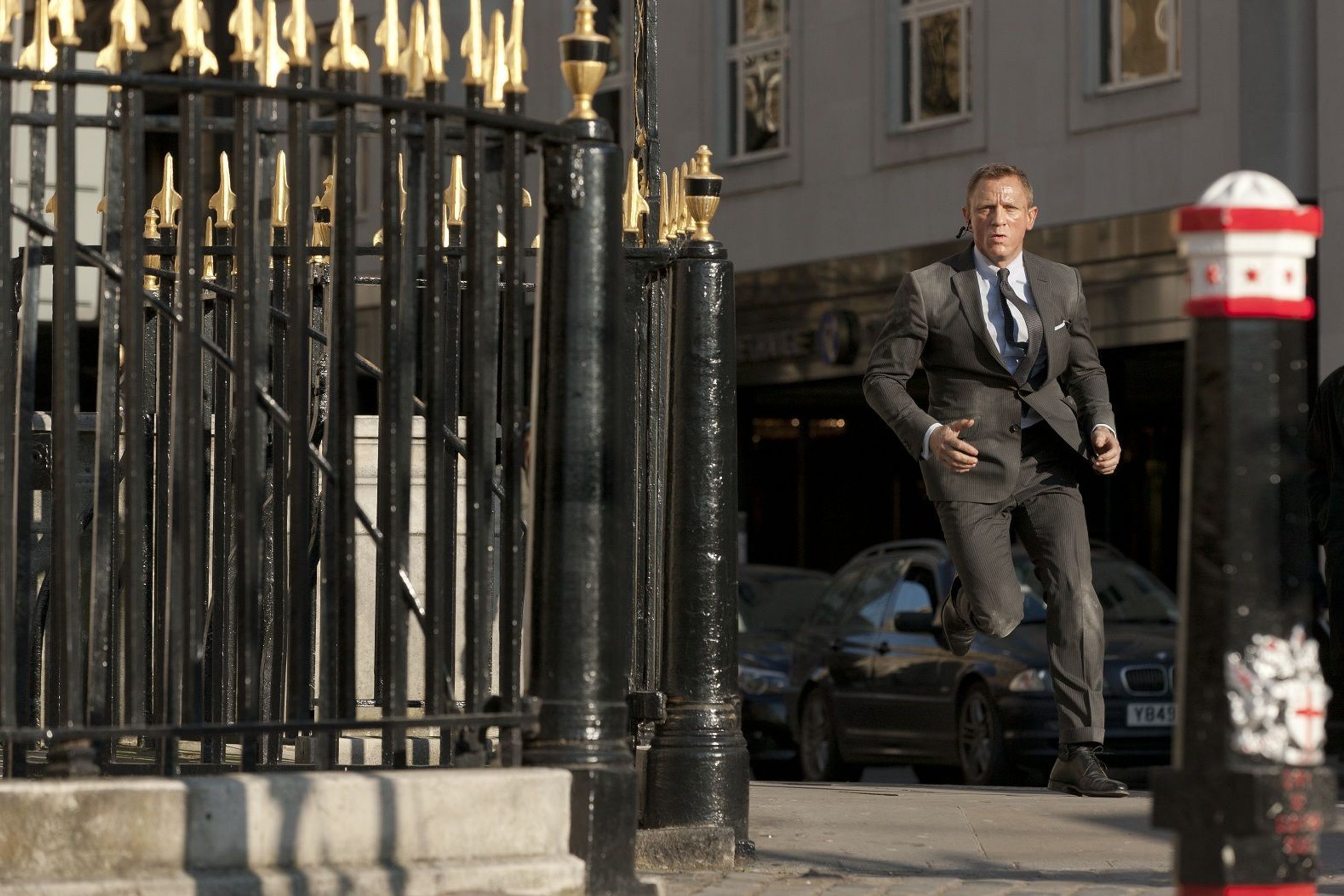 James Bond a Skyfall - 1 - James Bond a Skyfall (6/6)