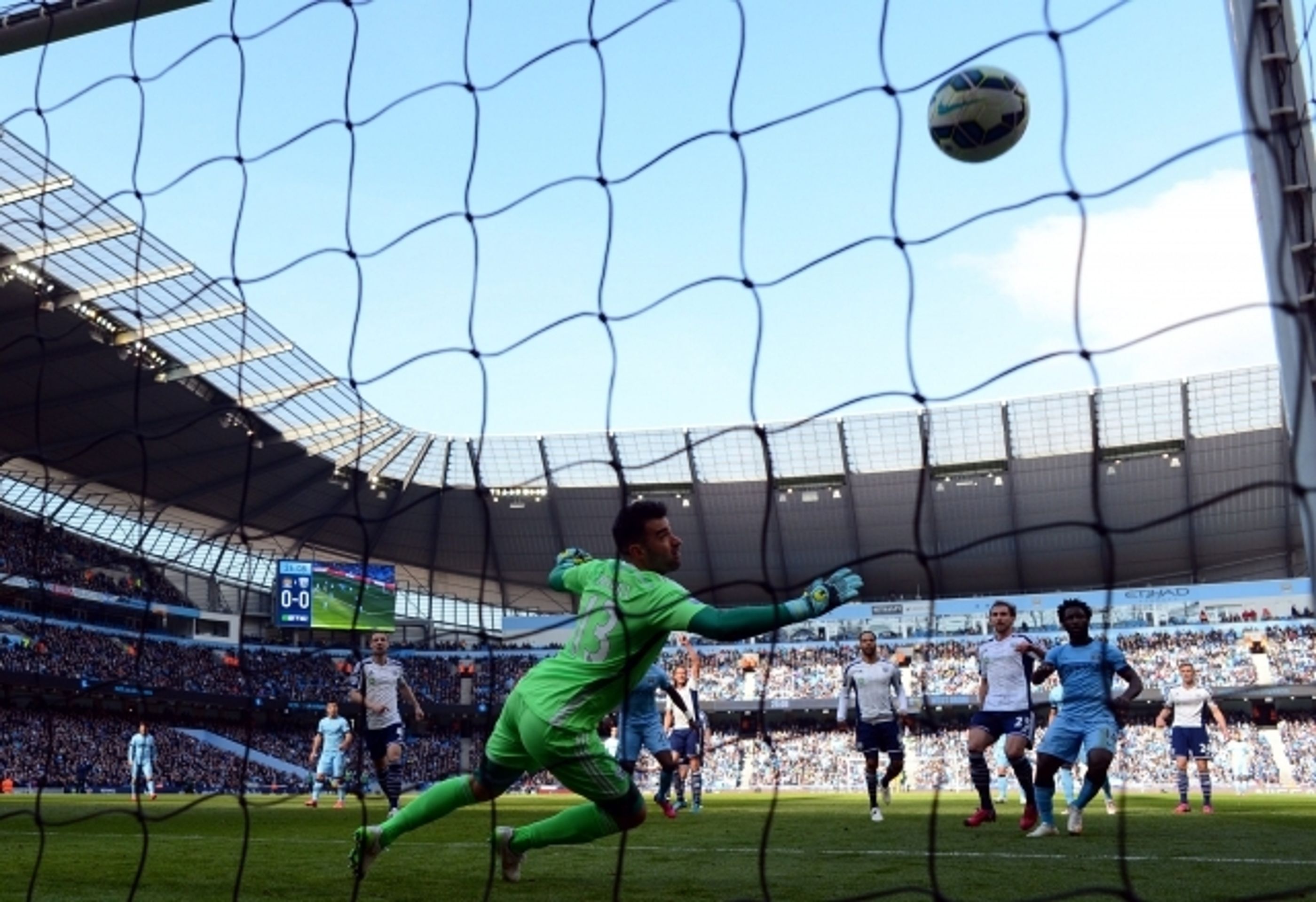 Bony Wilfried - první gól za Manchester City - 4 - GALERIE: První gól Bonyho Wilfrieda za Manchester City (1/4)