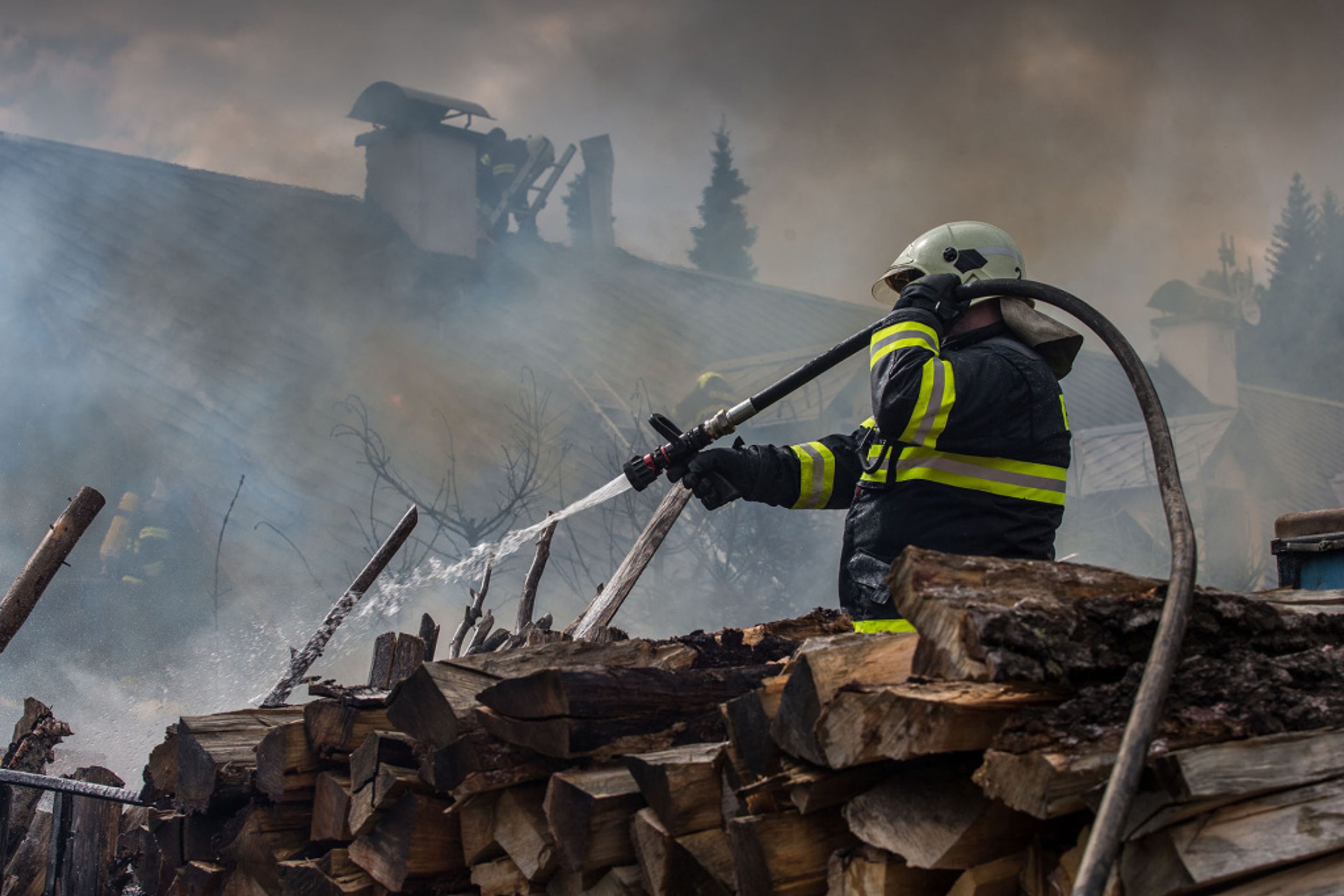 Požár rodinného domu v Kounově na Rychnovsku - 8 - GALERIE: Požár rodinného domu v Kounově na Rychnovsku (12/19)