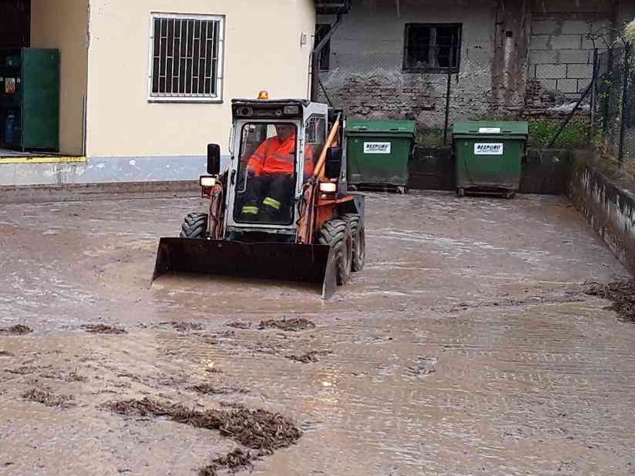 Vydatný déšť v Jihomoravském kraji - GALERIE: Česko potrápil vydatný déšť (3/10)