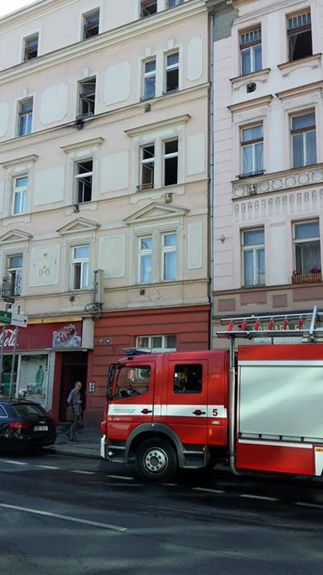Požár na Žižkově - 1 - GALERIE: Požár na Žižkově (4/6)
