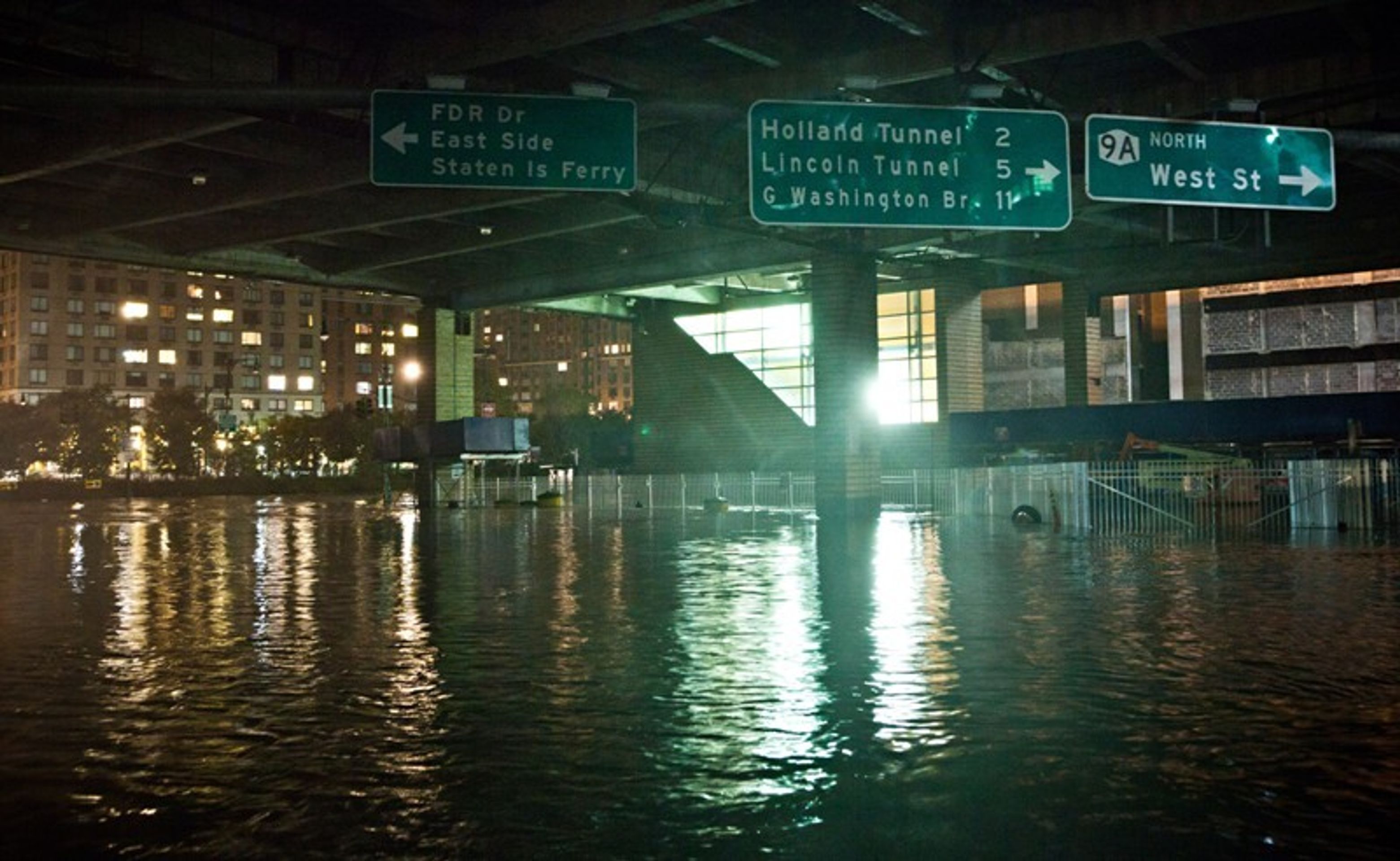 Superbouře Sandy - 7 - Superbouře Sandy pustoší Spojené státy (7/17)