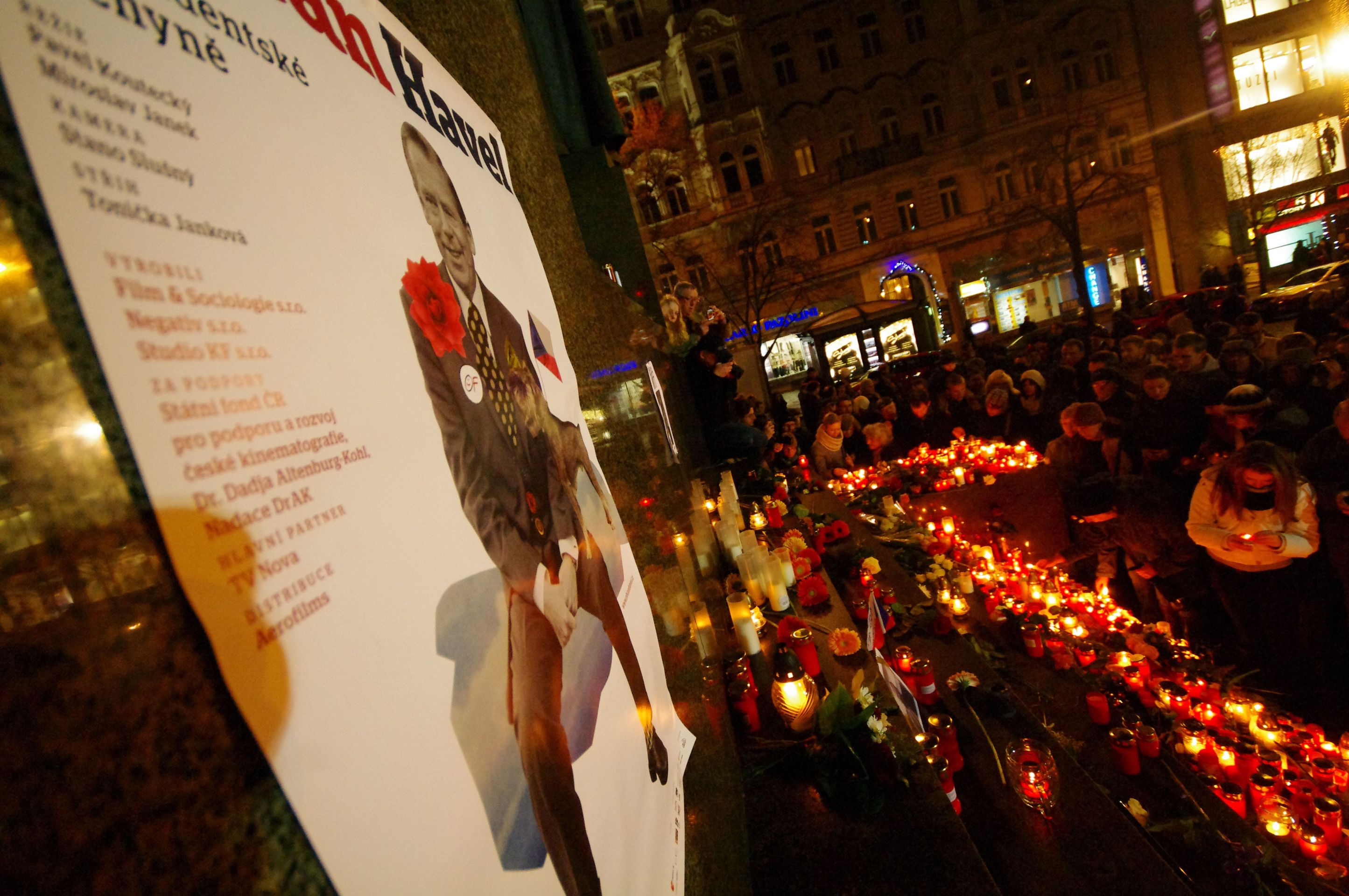 Pieta za Václava Havla na Václavském náměstí - 2 - GALERIE: Pieta za Václava Havla na Václavském náměstí (2/11)