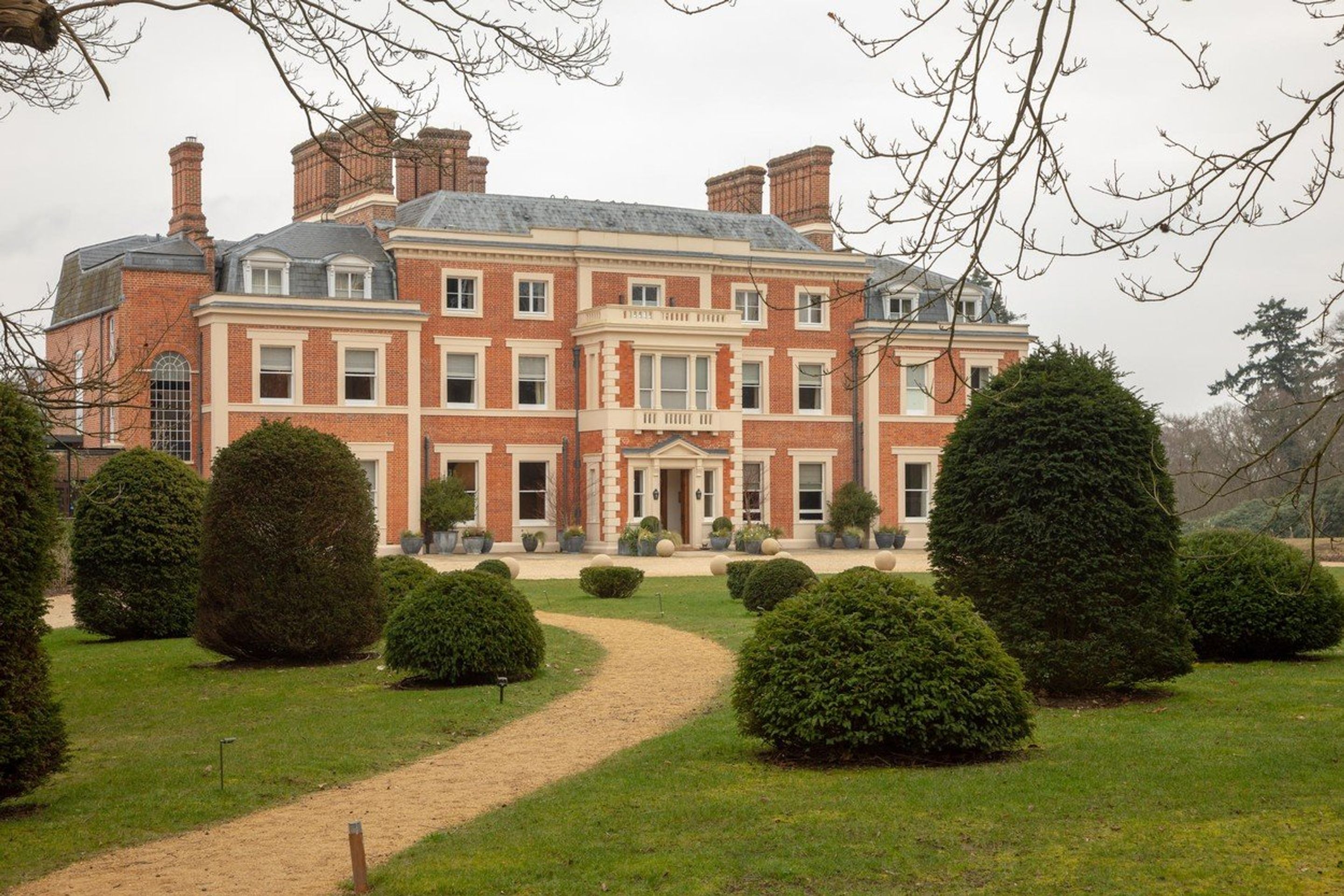 Heckfield Place Hotel - GALERIE: Meghan a porod (1/5)