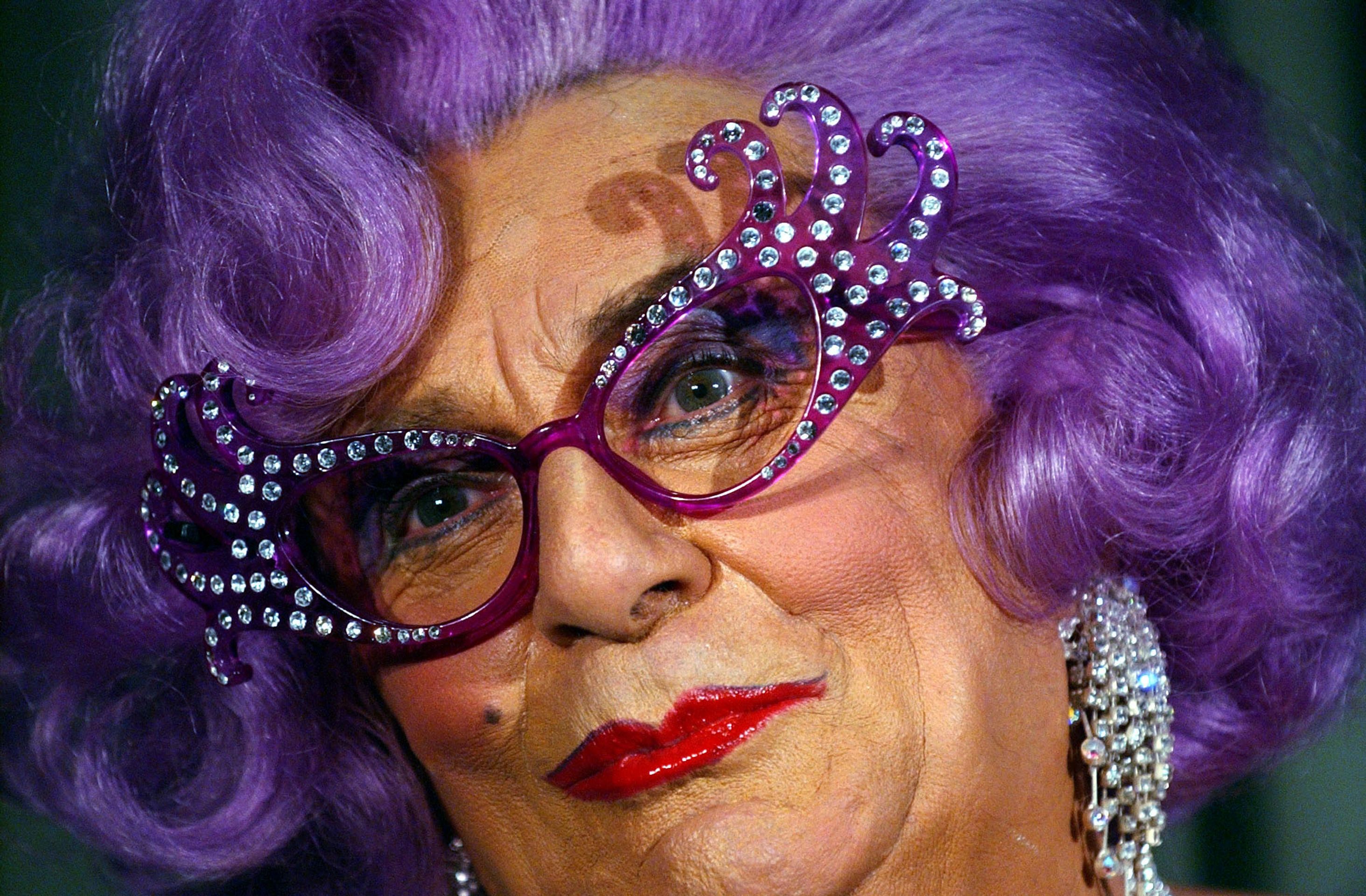 Barry Humphries - Barry Humphries (1/8)