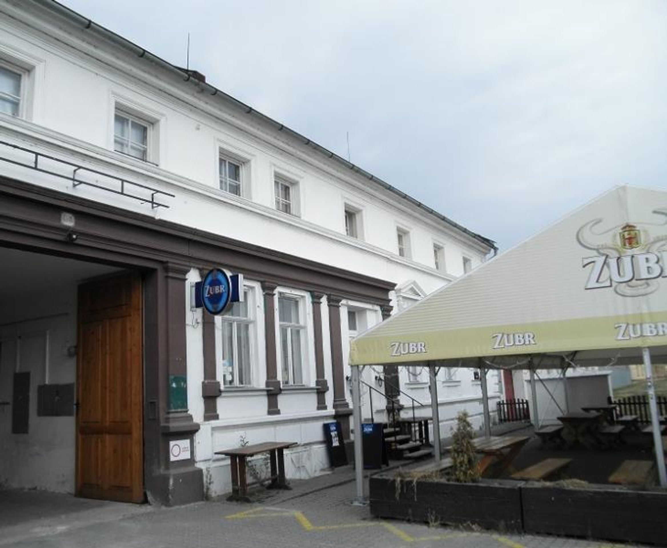 Uzavřené provozovny: RESTAURACE HOLICKÝ STATEK, Olomouc - 5 - GALERIE: Uzavřené provozovny: RESTAURACE HOLICKÝ STATEK, Olomouc (5/5)
