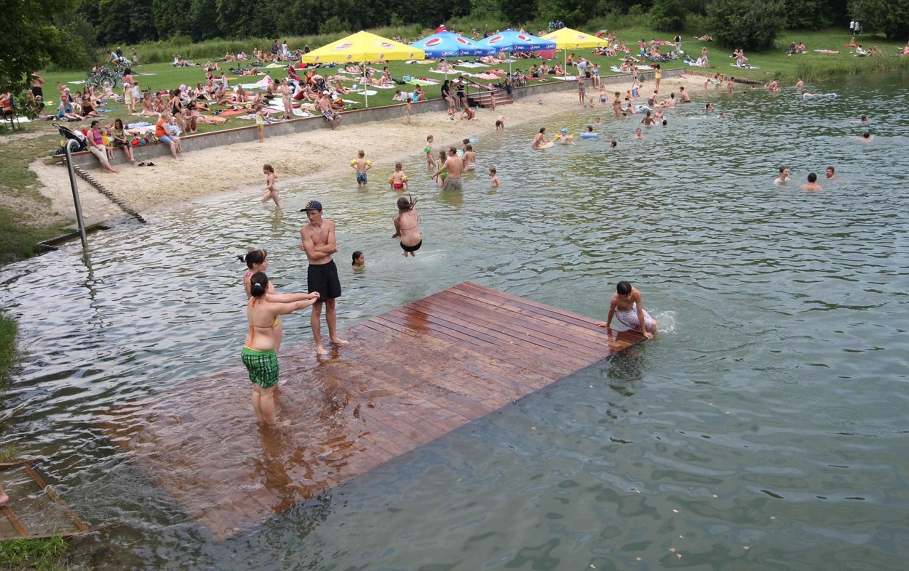 Koupání v Česku - Stříbrné jezero, Opava - GALERIE: Pláže v Česku (1/17)
