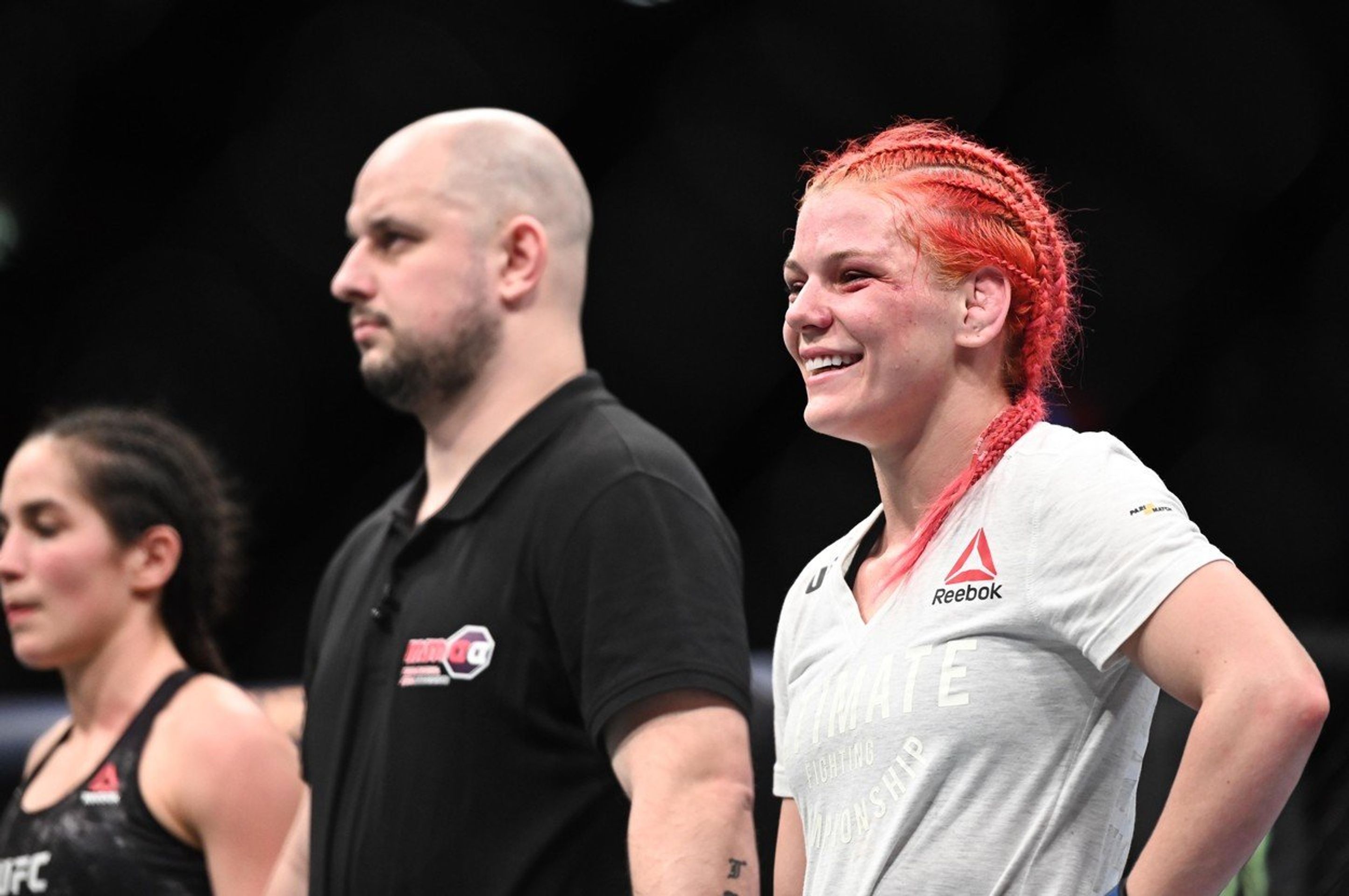 Gillian Robertson porazila Veronicu Macedu - GALERIE: UFC v Praze nabídlo divákům fantastickou podívanou (4/7)