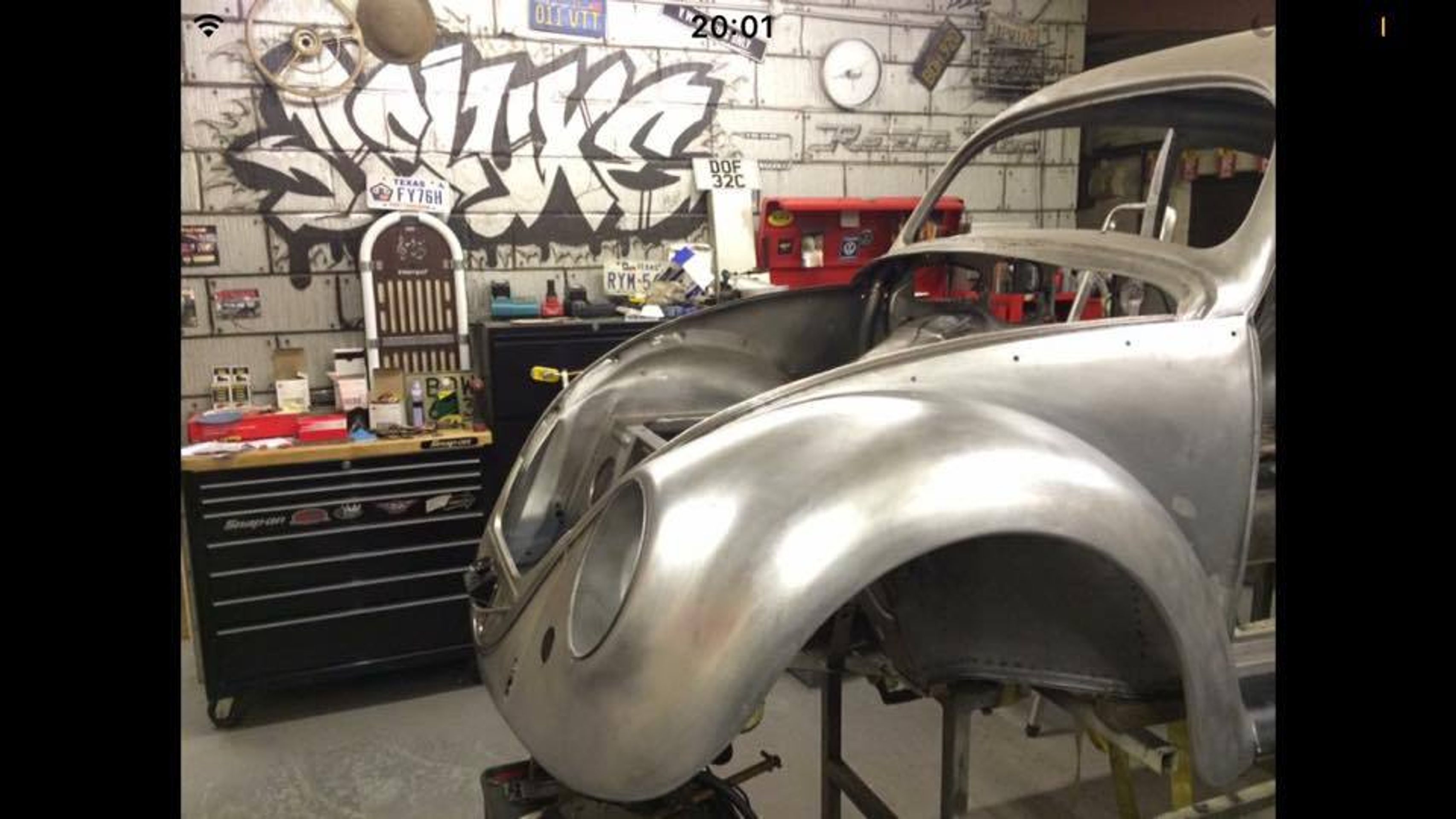 brouk - 44 - GALERIE: Z vraku vznikl dokonalý showcar (37/40)