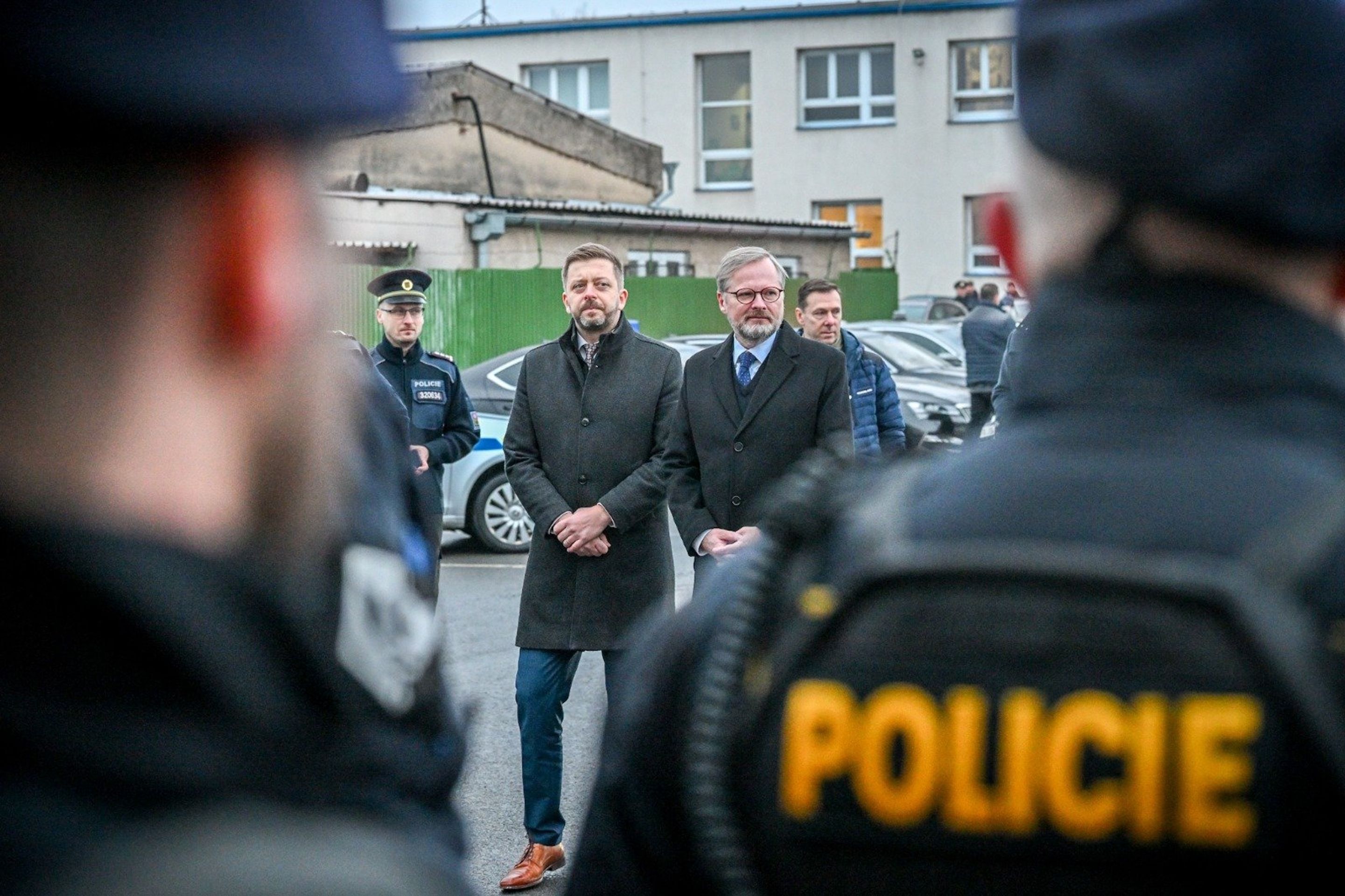 Petr Fiala Vít Rakušan - Návštěva Národního operačního centra Policie ČR (1/7)