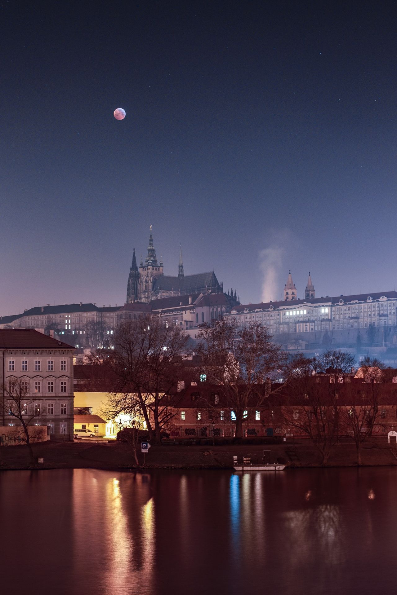 Úplné zatmění Měsíce 2019 nad Prahou - GALERIE: Úplné zatmění měsíce 2019 (2/15)