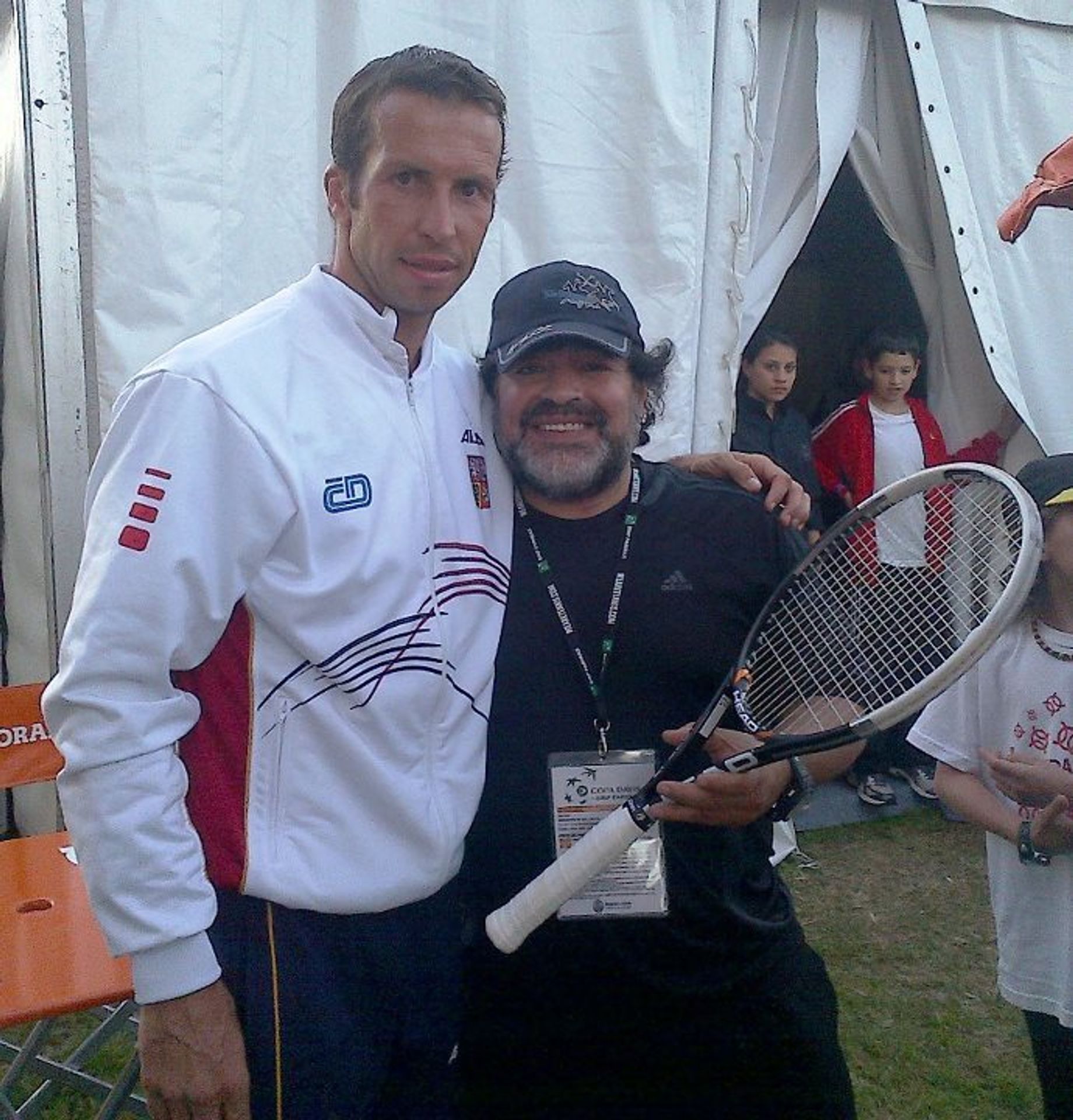 Radek Štěpánek a Diego Maradona - 1 - GALERIE: Diego Maradona na Davis Cupu s Českem (5/5)