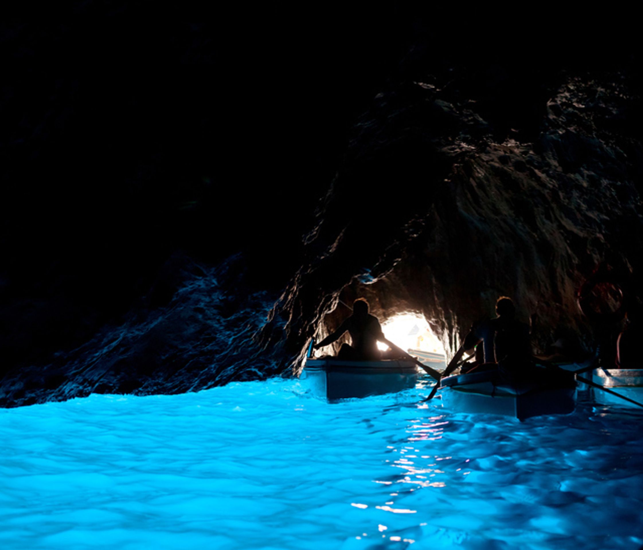Nejkrásnější jeskyně - Blue Grotto in Capri - Itálie - GALERIE: Nejkrásnější jeskyně (6/10)