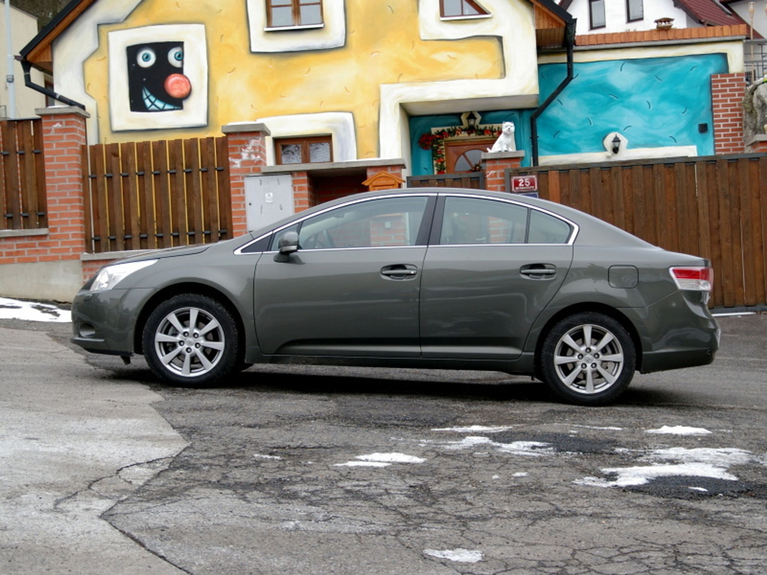 Toyota Avensis - GALERIE Toyota Avensis (2/6)