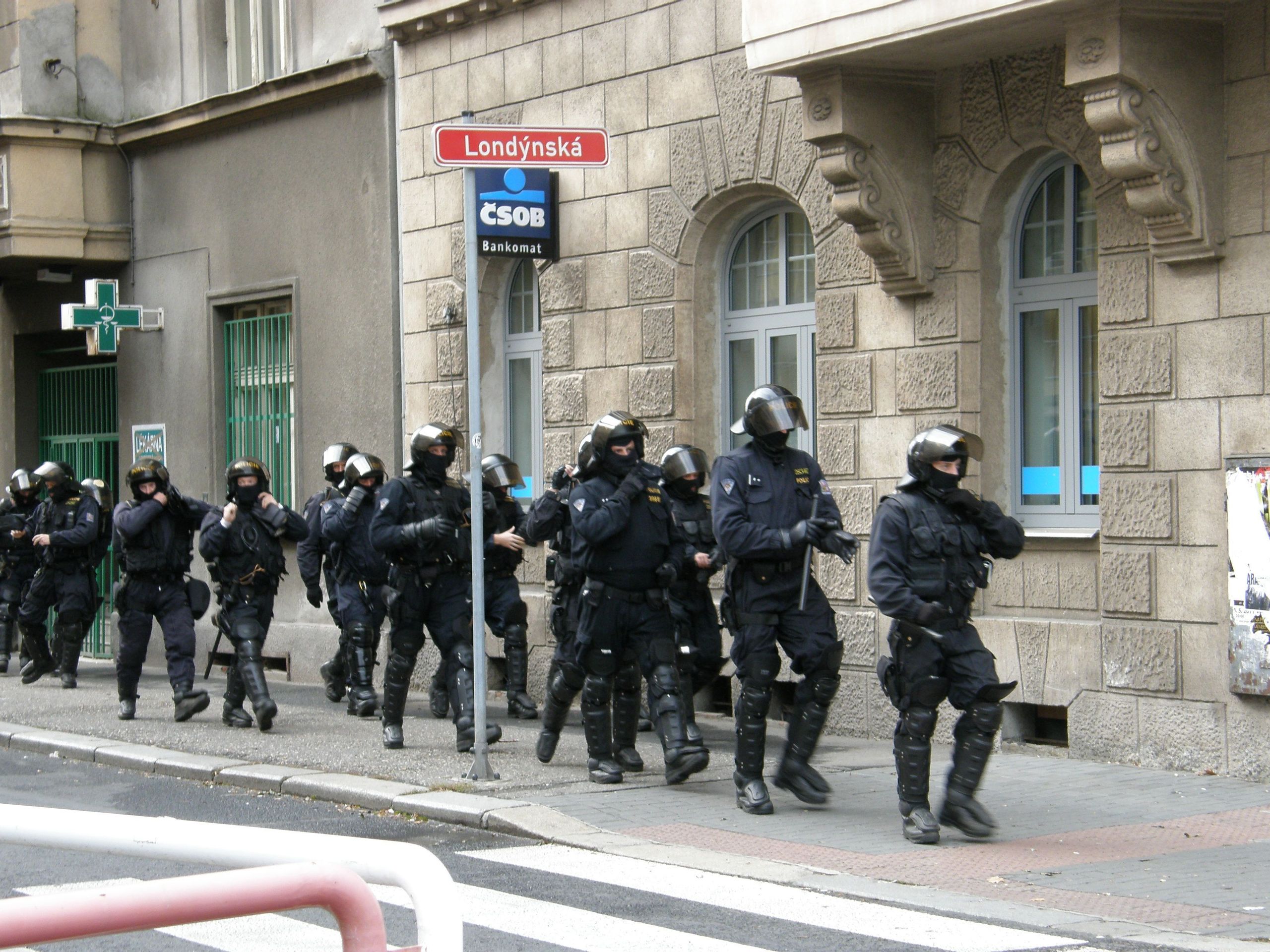 Demonstrace proti romské kriminalitě - 4 - GALERIE: Demonstrace proti romské kriminalitě (4/15)