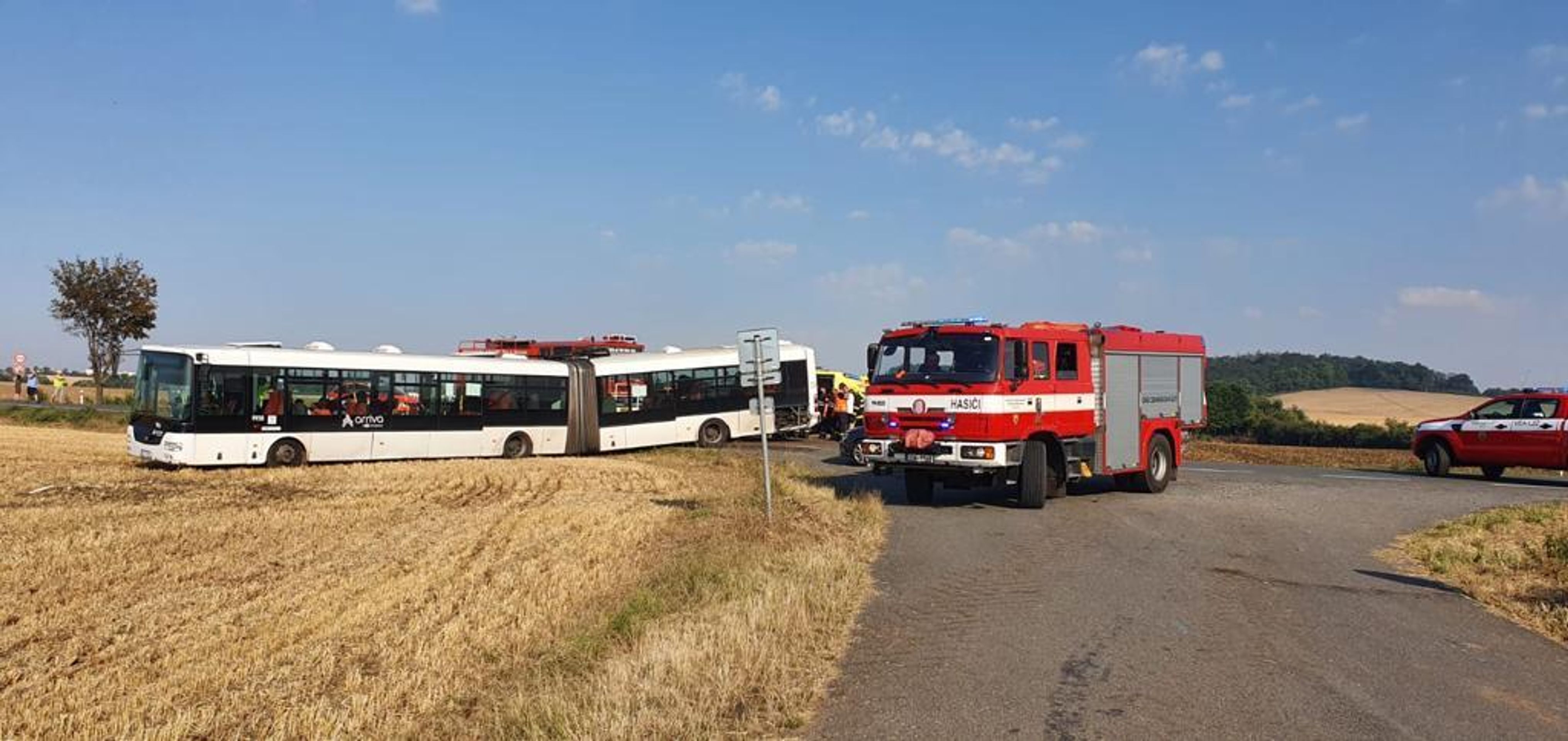 Nehoda autobusu u Líbeznic - 6 - GALERIE: Nehoda autobusu u Líbeznic (2/7)