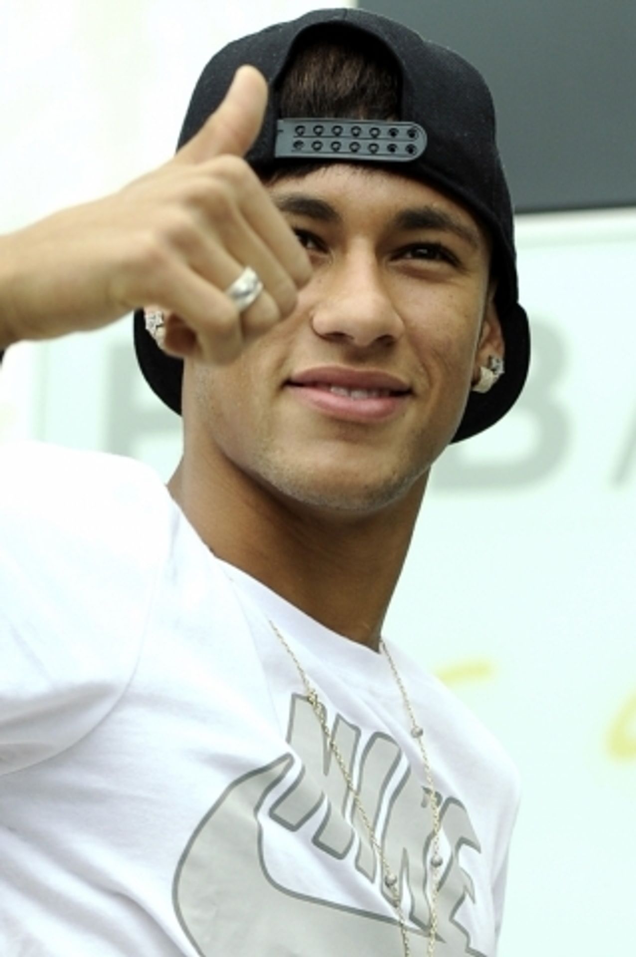 Neymar dorazil do Barcelony - 15 - GALERIE: Neymar dorazil do Barcelony (4/15)