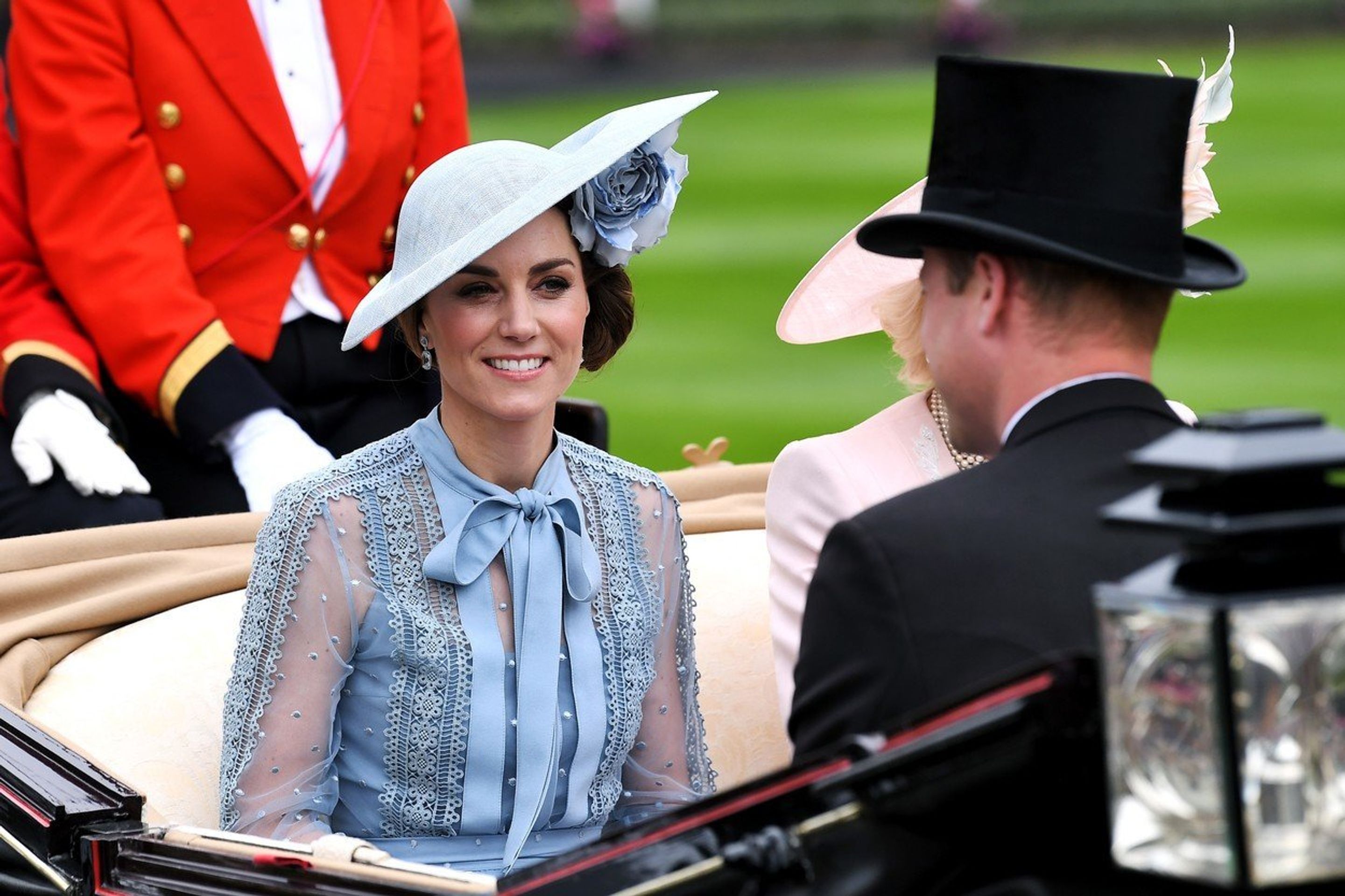 Vévodkyně Kate - 1 - GALERIE: Je Kate Middleton těhotná? (4/10)
