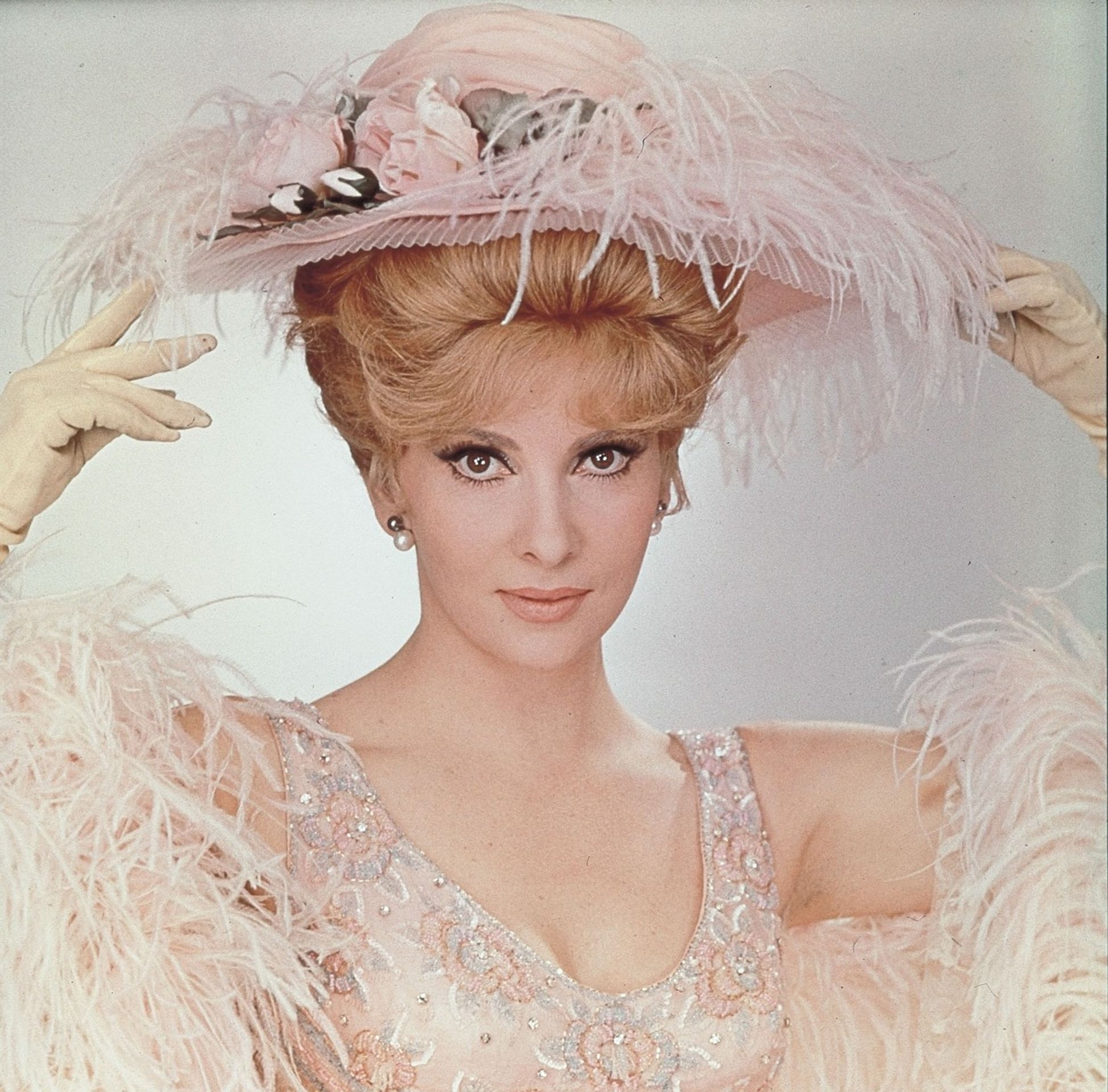 Gina Lollobrigida - Gina Lollobrigida (4/5)