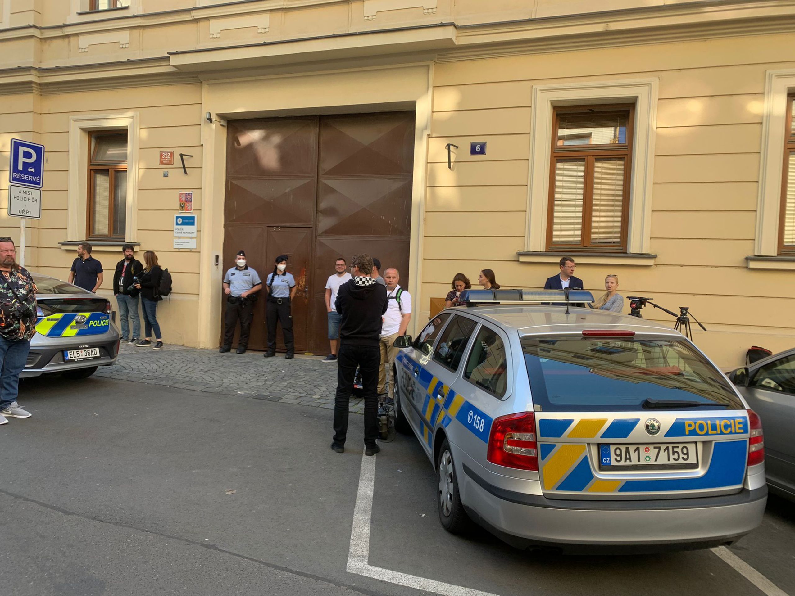 Babiš ml. vypovídá na policii (2) - Babiš ml. vypovídá na policii (1/5)