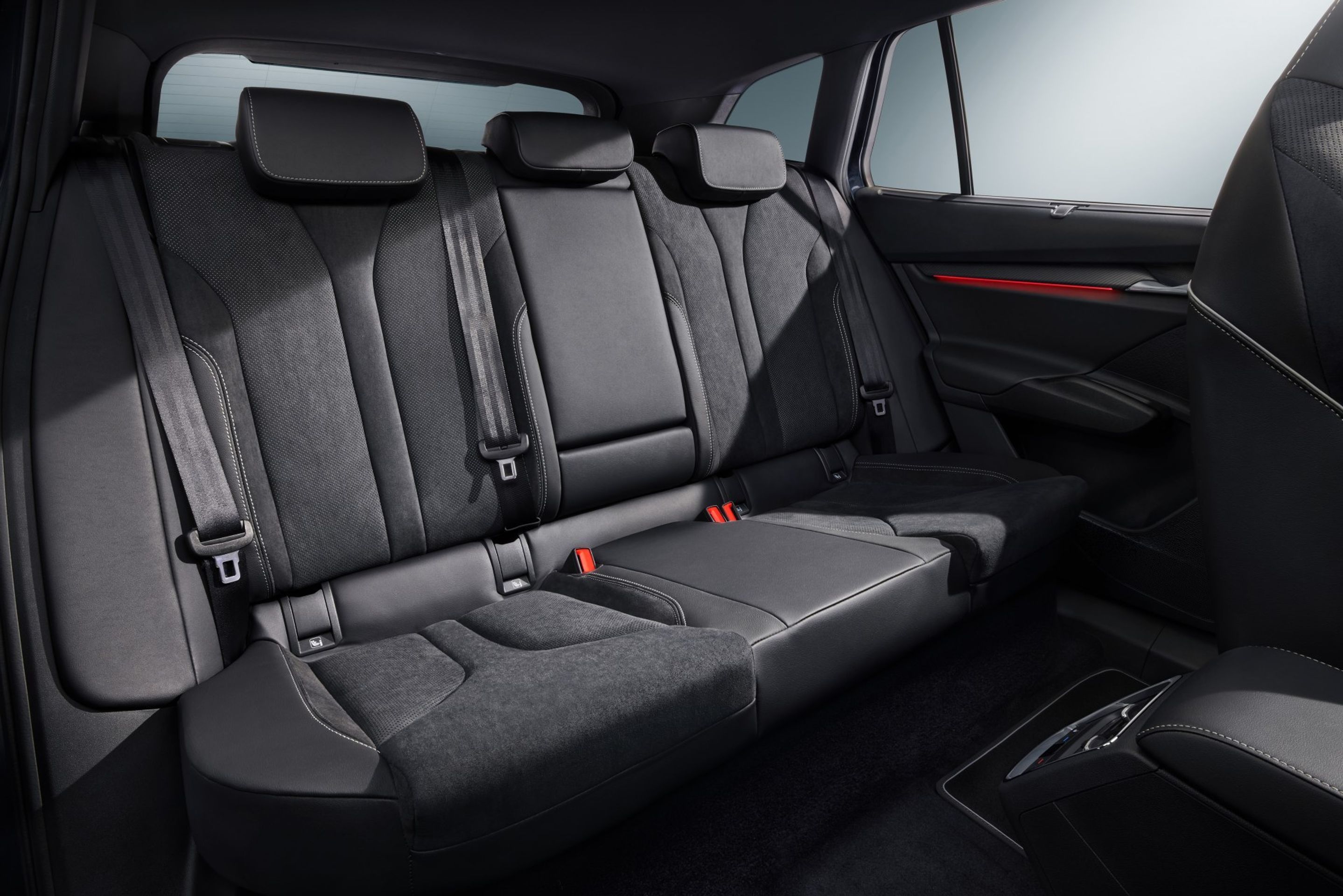 Škoda Enyaq Sportline iV - 34 - Fotogalerie: Škoda Enyaq ve verzi Sportline (6/14)