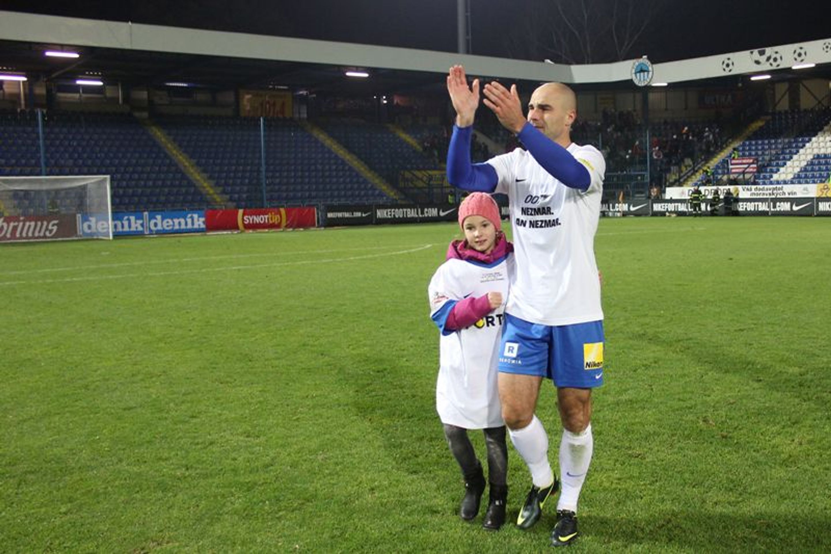 Nezmar se loučil s kariérou - 1 - GALERIE: Fotbalista Nezmar se loučil s kariérou (2/9)
