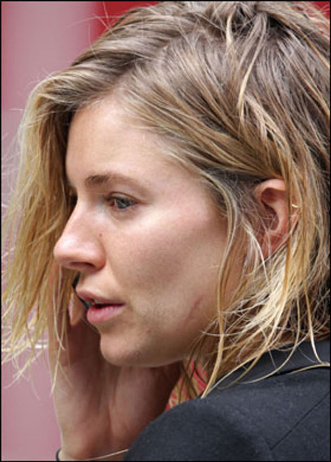 Sienna Miller - GALERIE: Hvězdy bez make-upu (2/6)