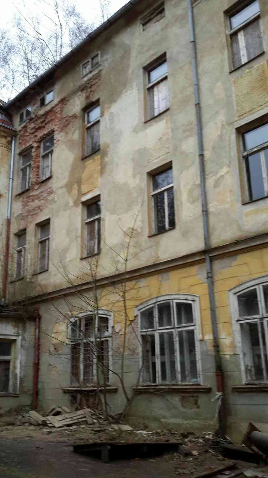 Zřícený hotel Kavkaz - 5 - GALERIE: Hotel Kavkaz (3/7)