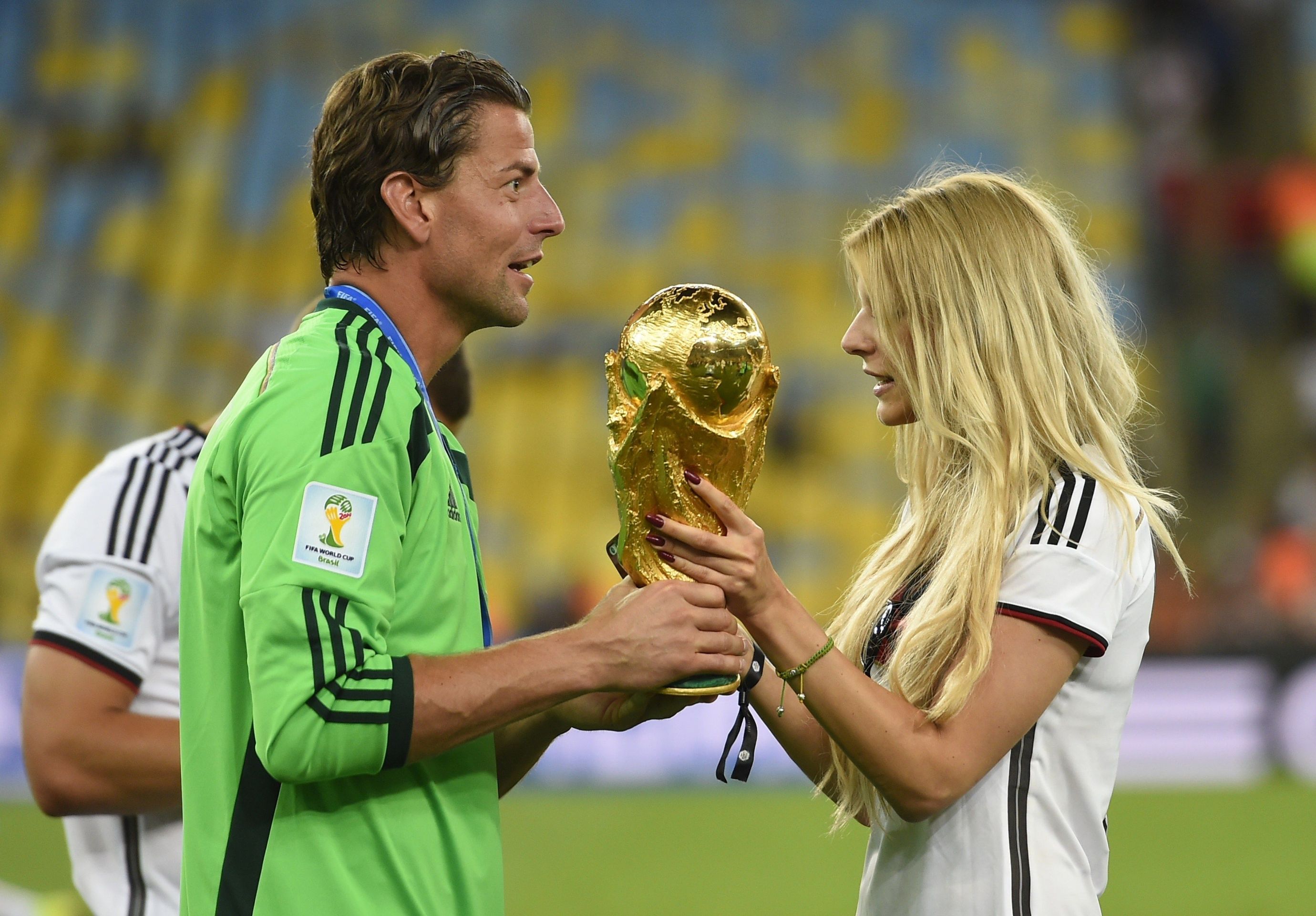 Partnerky německých fotbalistů - 5 - GALERIE: Krásky německých fotbalistů (5/17)