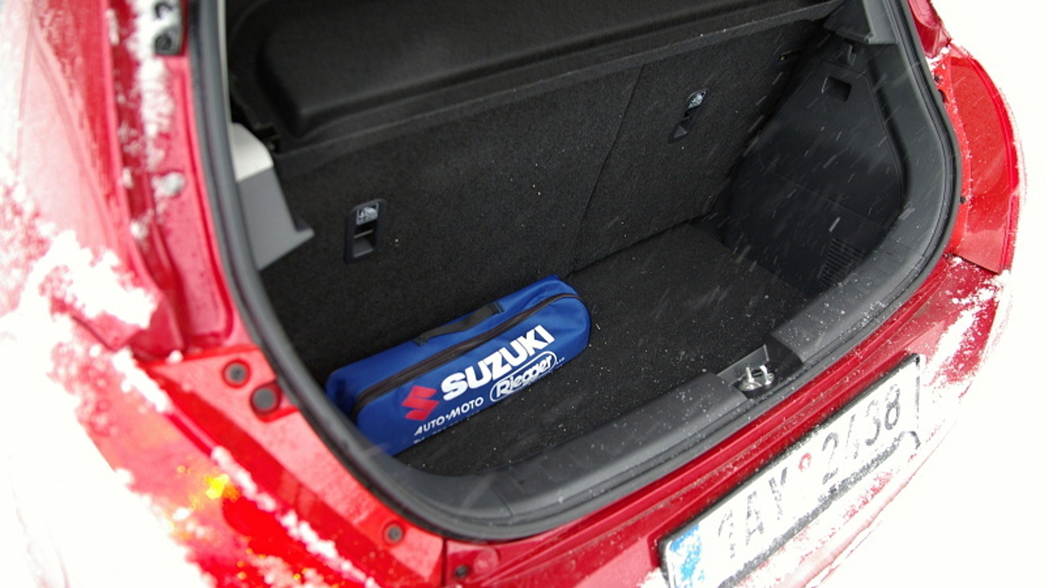 Suzuki Swift - 4 - GALERIE Suzuki Swift (3/7)