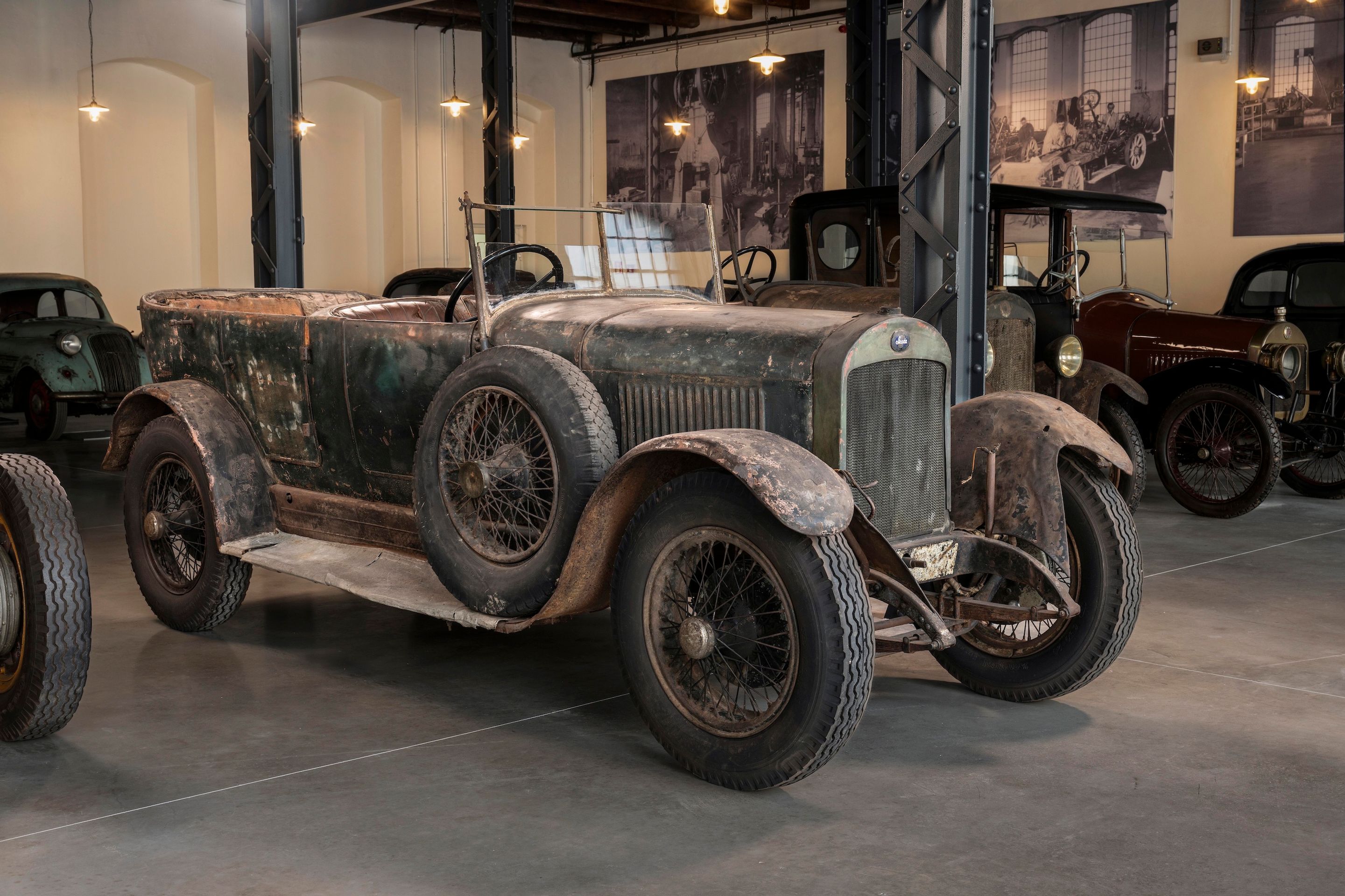 Unikátní historické vozy v nové expozici Škoda Muzea - Škoda Muzeum ukáže unikátní historické vozy před renovací (46/48)