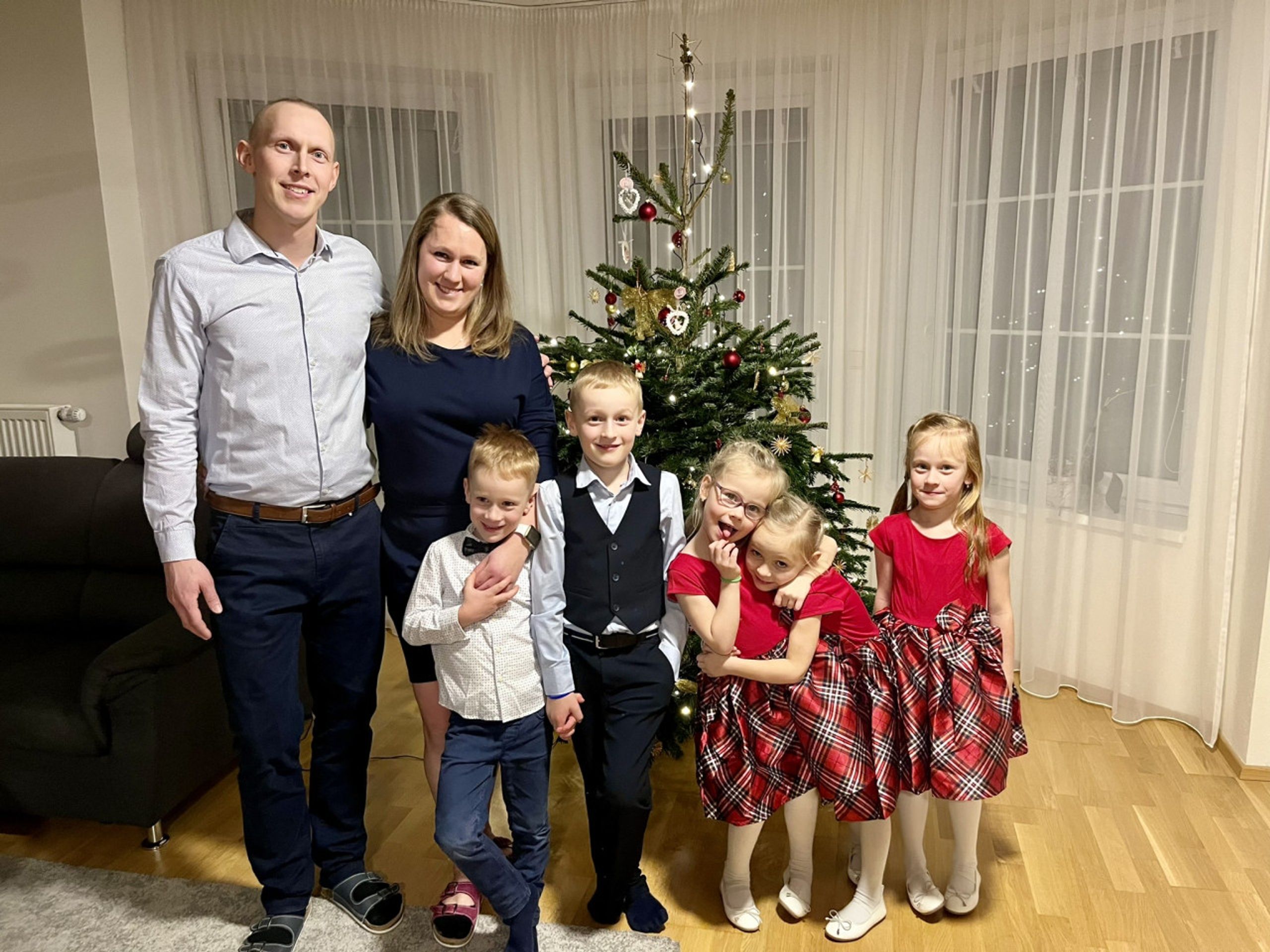 Helenka a jejích pět dětí zůstaly bez tatínka (5) - Helenka a jejích pět dětí zůstaly bez tatínka (2/5)
