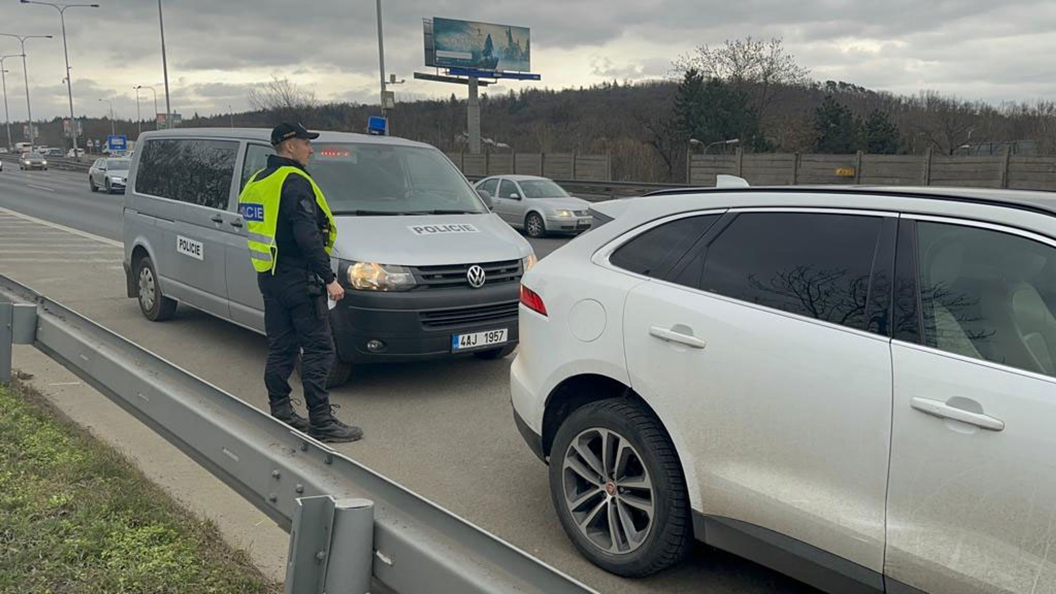 Policie zabavuje auta - Policie zabavuje auta (2/11)