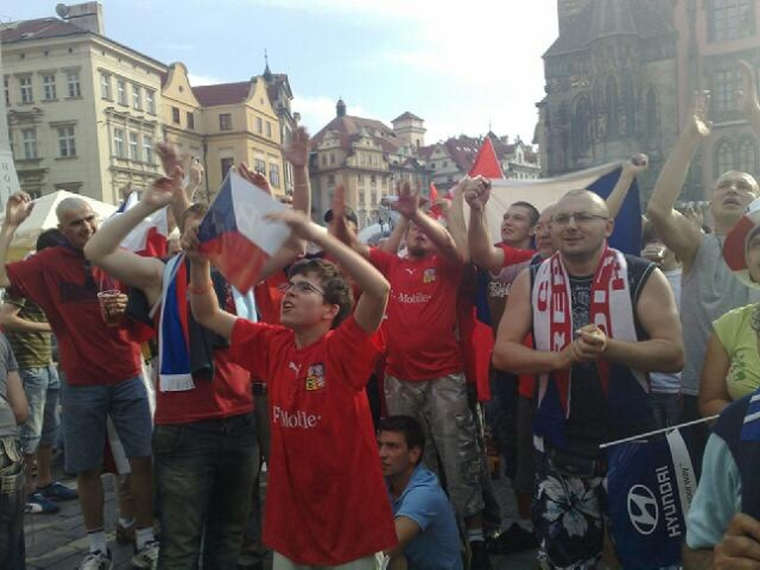 Fandové na Staroměstském náměstí - Fanoušci ve varu (5/9)