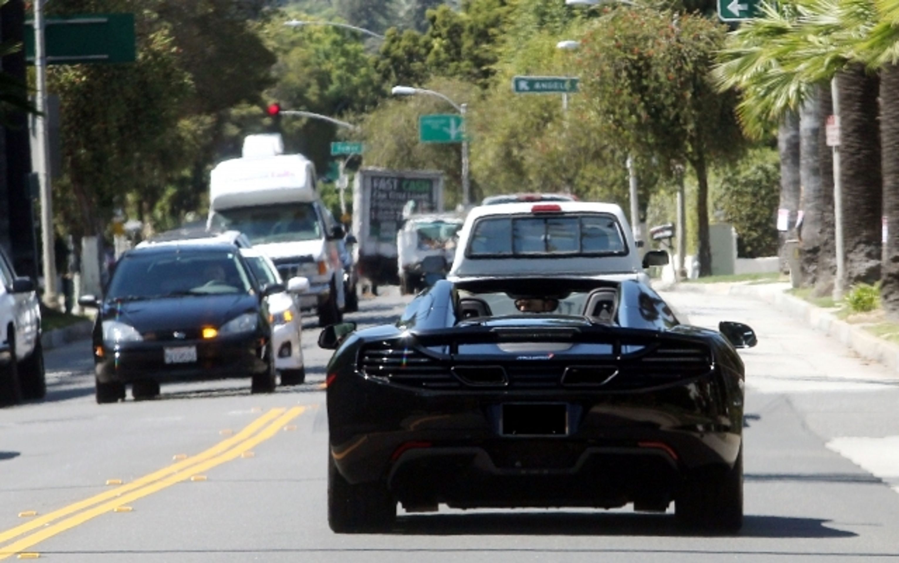 Beckham a jeho nové auto - 6 - GALERIE: Beckham a jeho nové auto (6/7)