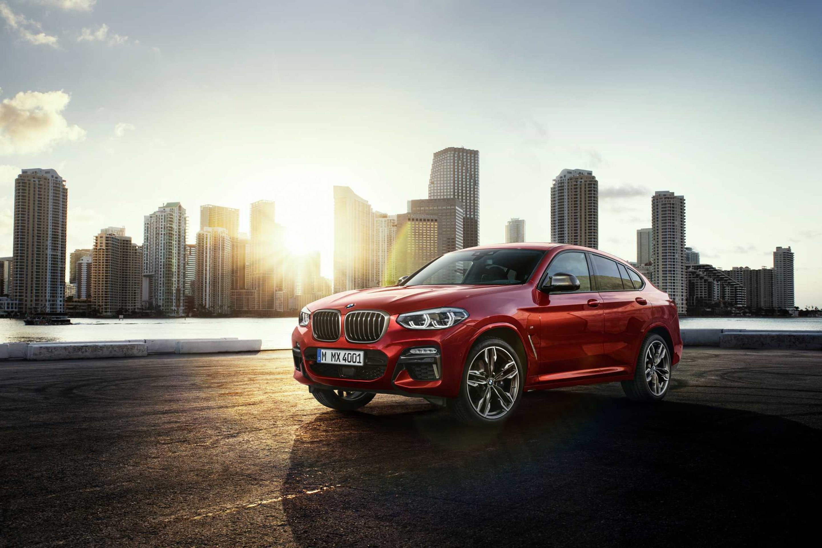 BMW X4. Ztráty na českém trhu si připsalo i BMW. Sportovně laděné SUV křížené v moderním stylu kupé zákazníky moc neoslovilo a prodeje padly o necelých 59 % proti roku 2017. Ztráty připisovaly i X1, X5 a X6. - Fotogalerie: Největší propadáky loňského roku (3/9)