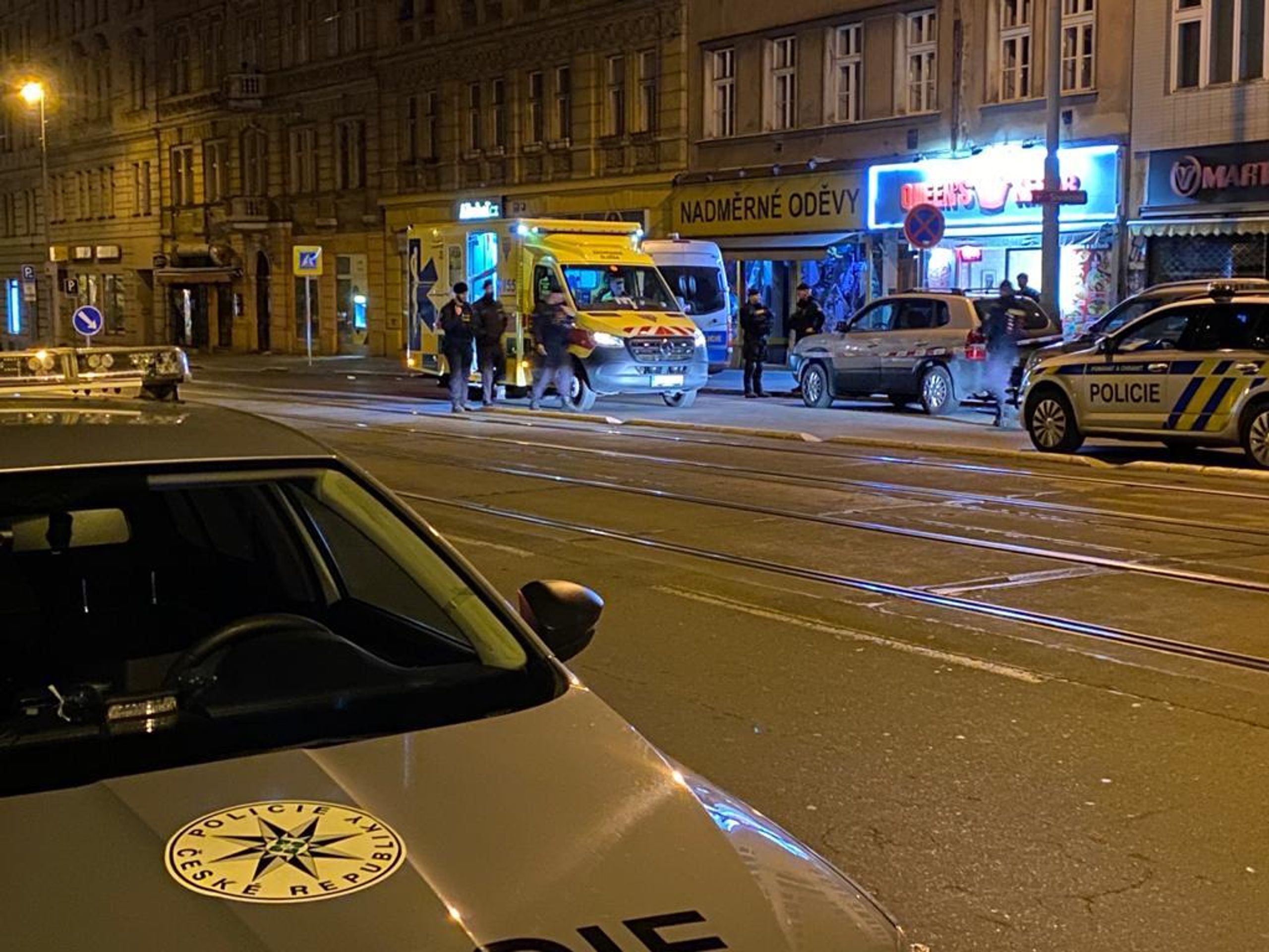 Střelba v pražské Seifertově ulici - 16 - GALERIE: Noční střelba na pražském Žižkově (14/15)