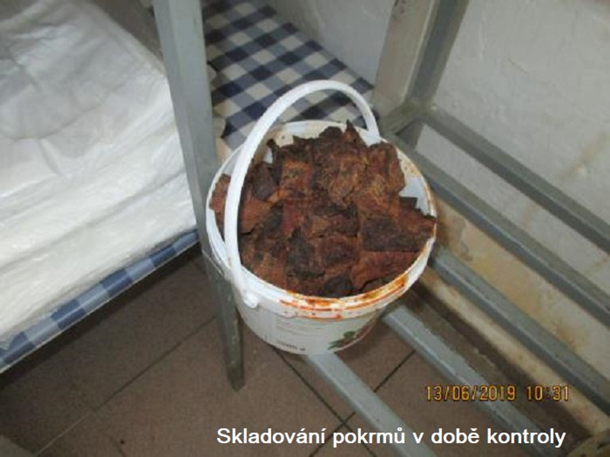 Špína v restauracích a stáncích - 9 - GALERIE: Kontroly v restauracích a stáncích (8/16)