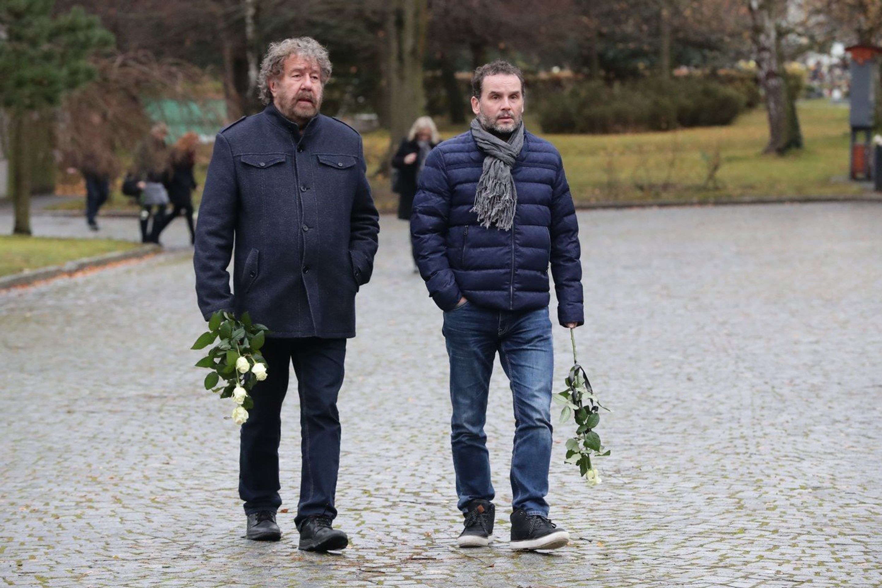 Rozloučení s Jaroslavem Šmídem - Zdeněk Troška s přítelem - GALERIE: Rozloučení s Jaroslavem Šmídem (3/14)