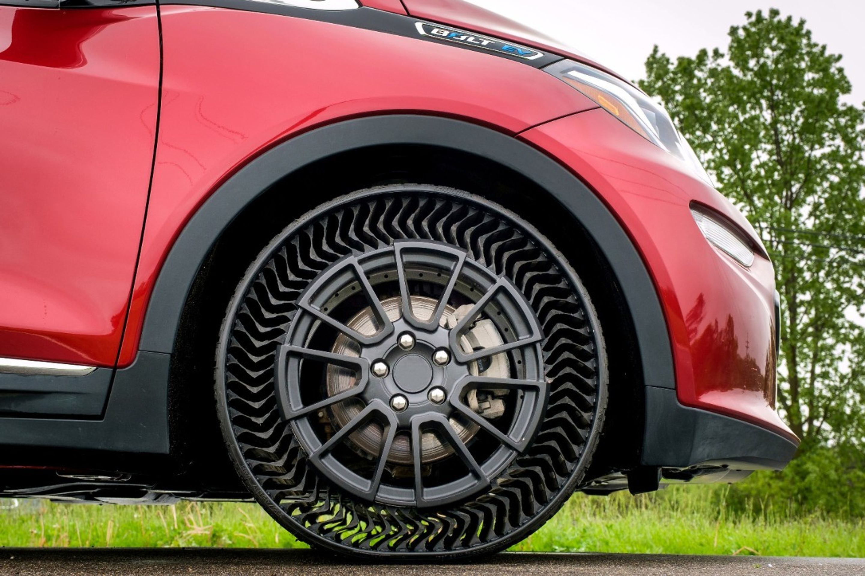 Bezvzduchové pneumatiky Uptis - 11 - Fotogalerie: Prototyp nezničitelných pneumatik od Michelinu (5/9)