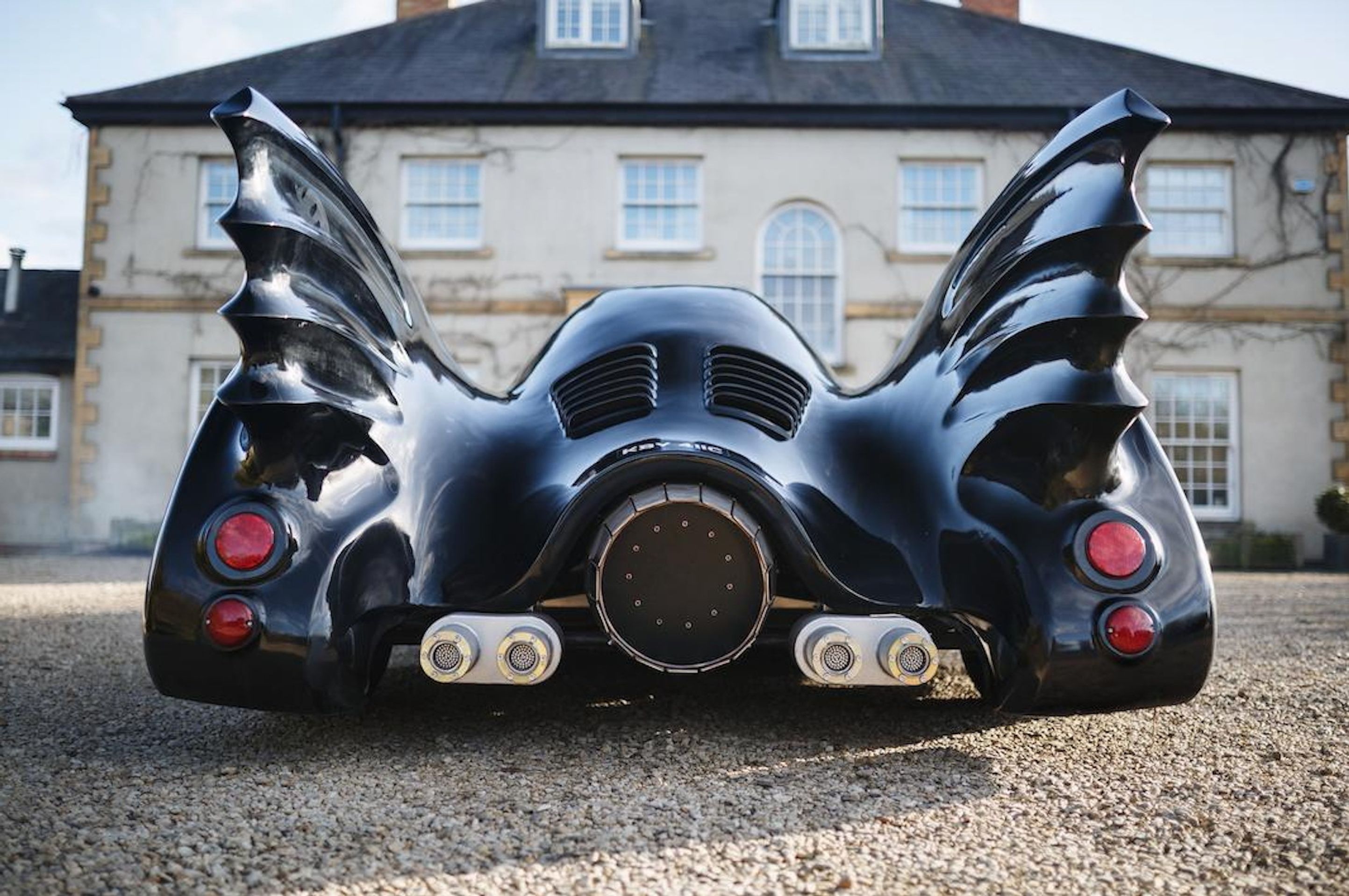 Batmobil je na prodej - 24 - Fotogalerie: Parádní replika ikonického Batmobilu (8/16)