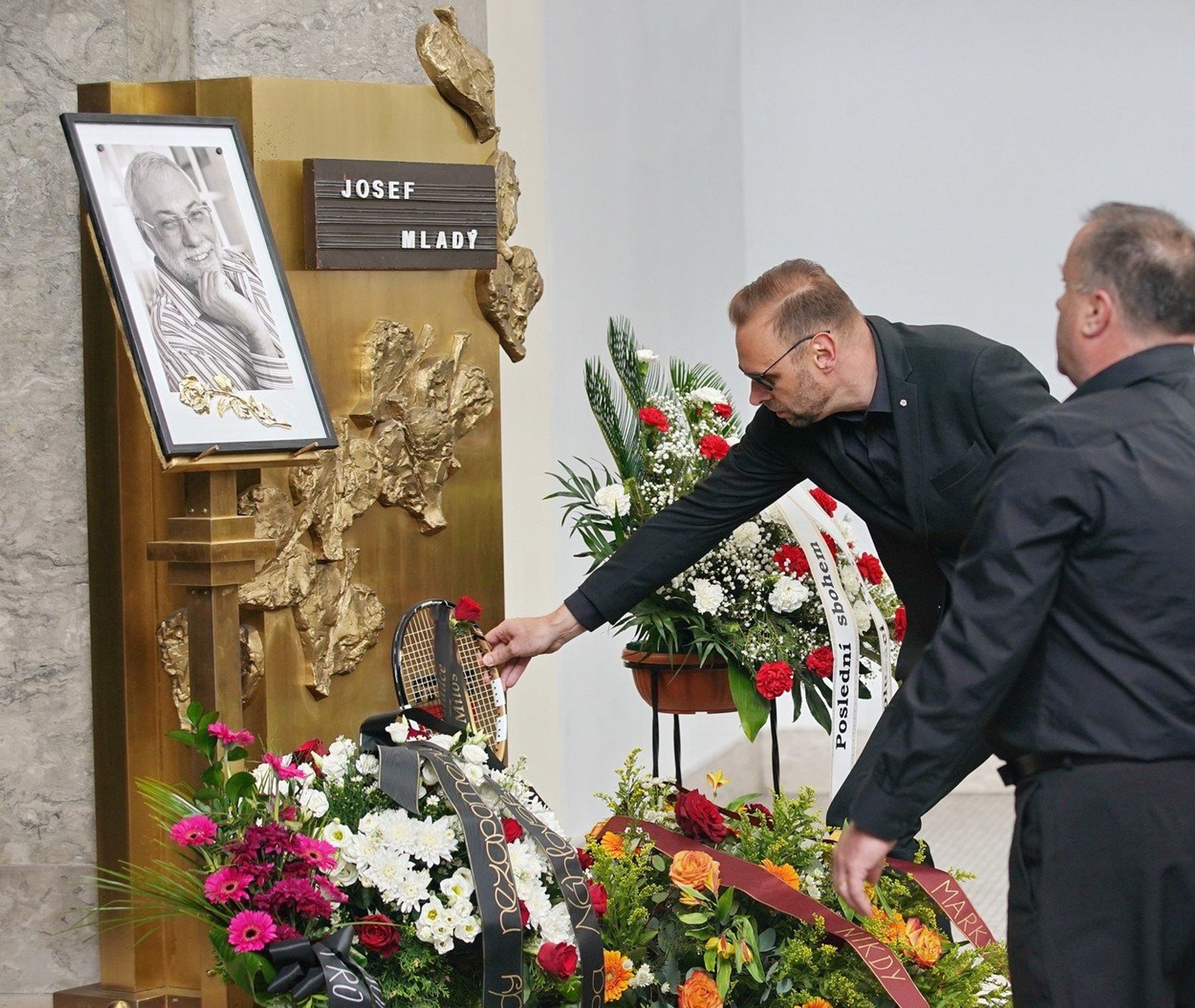 Rozloučení s Josefem Mladým - Miloš Knor - GALERIE: Rozloučení s Josefem Mladým (8/13)