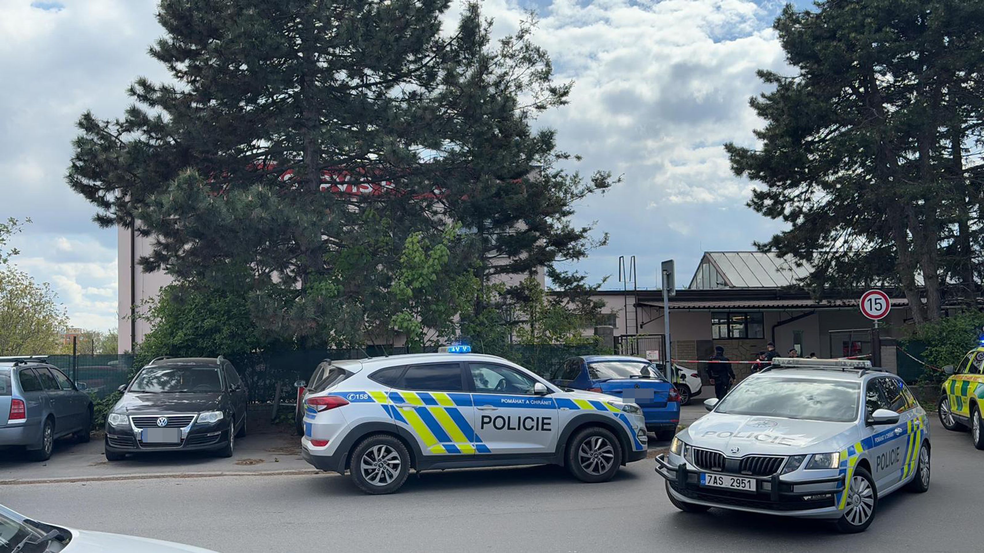 Policie řeší napadení v pražských Řepích (2) - Napadení v pražských Řepích (1/5)